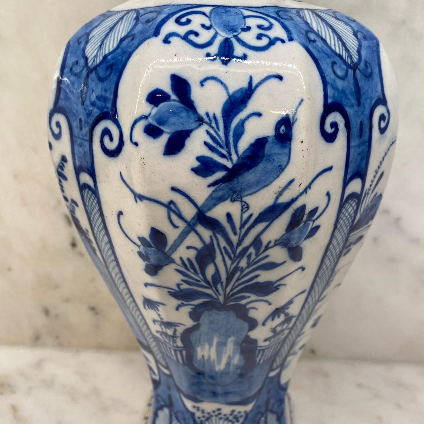 Beautiful 18th Century Dutch Delft Blue and White Earthenware Vase with Top For Sale 15