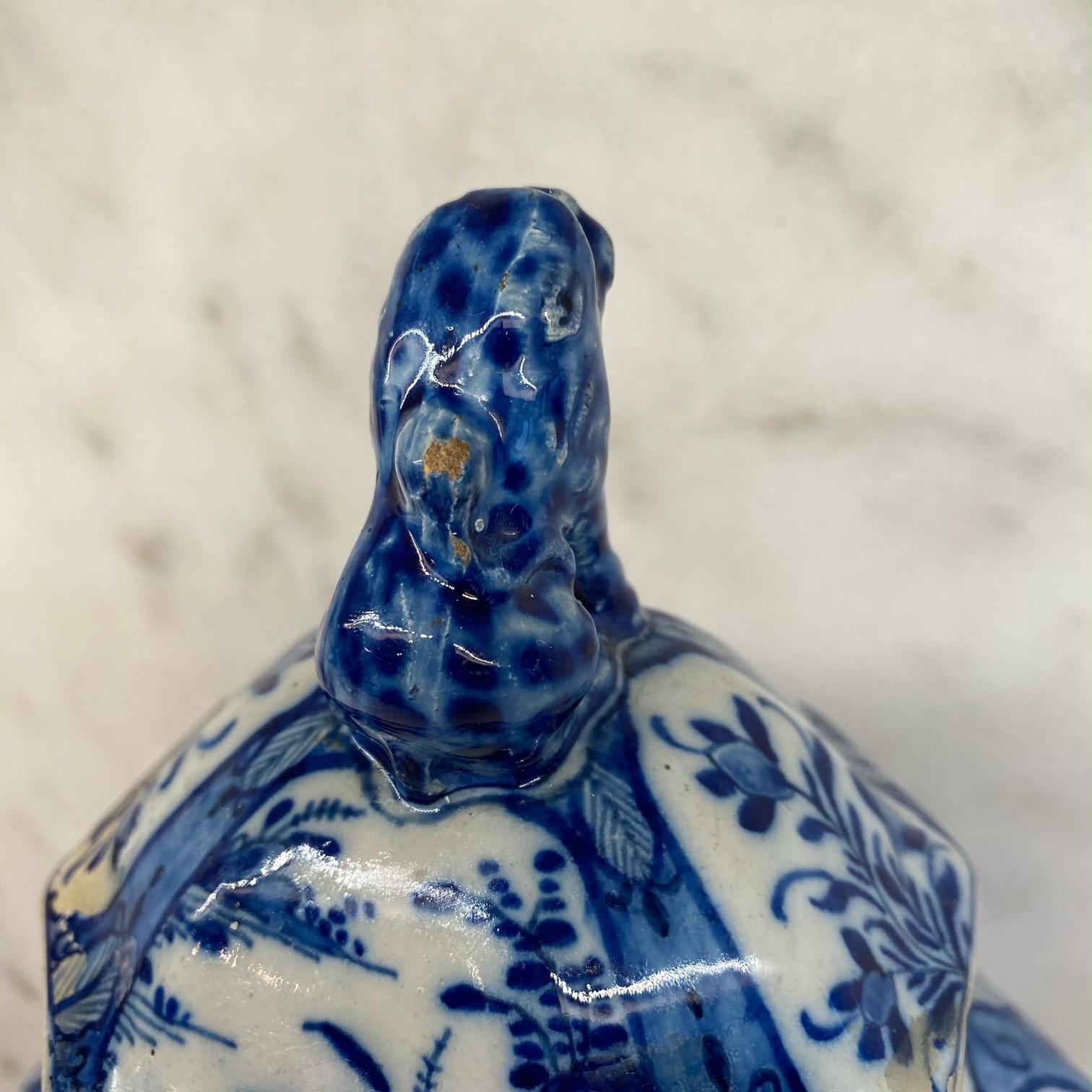 Beautiful 18th Century Dutch Delft Blue and White Earthenware Vase with Top For Sale 4