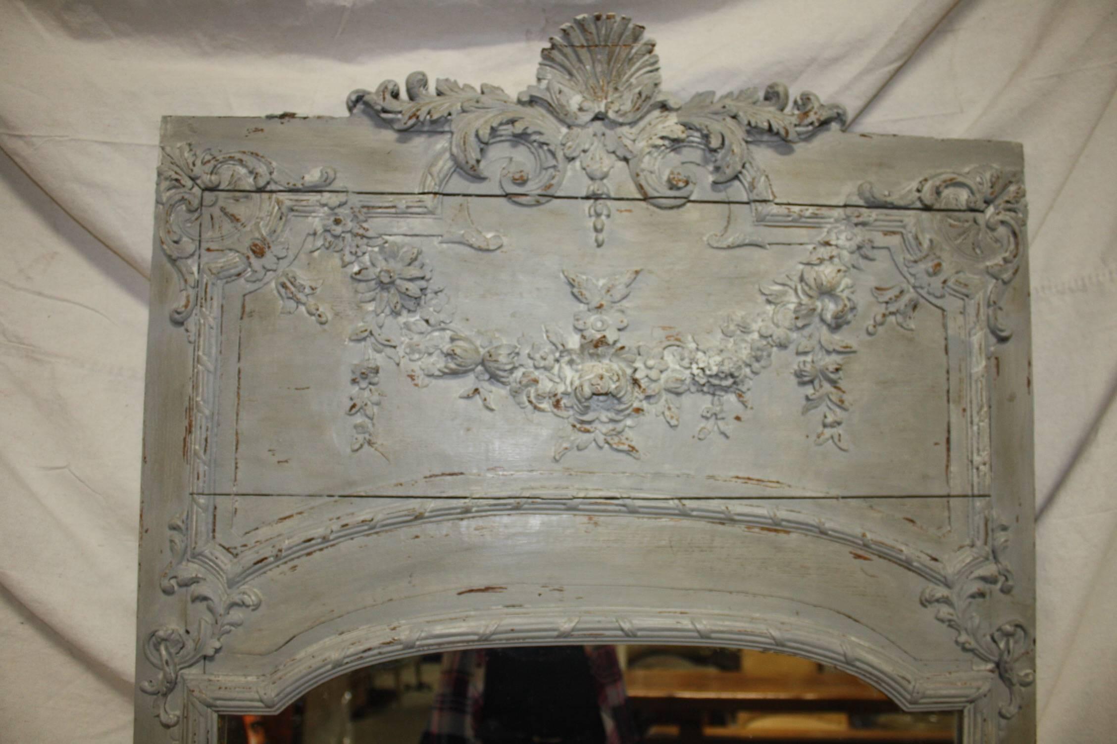 Beautiful 18th Century French Trumeau Mirror In Good Condition In Stockbridge, GA