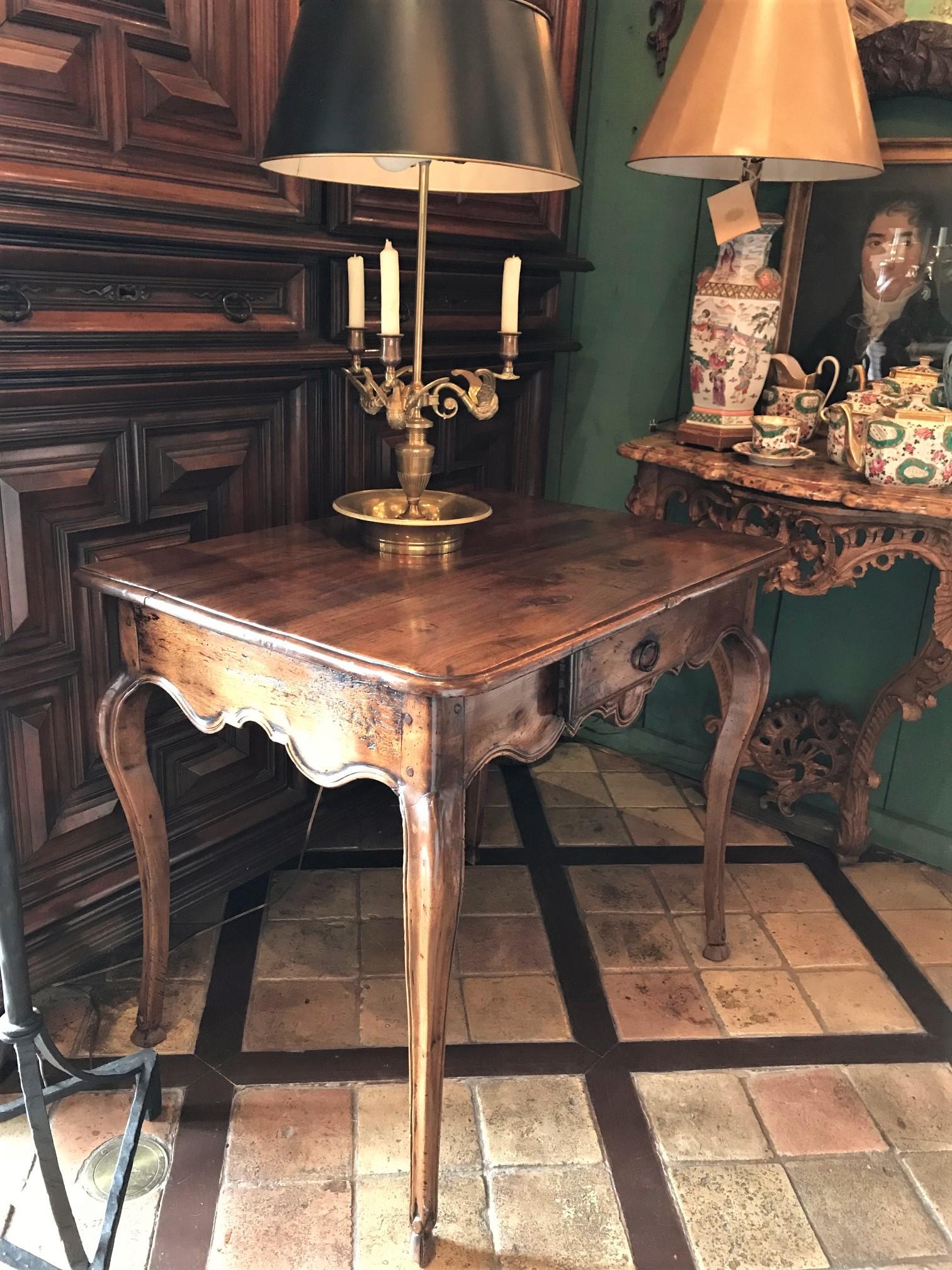 18th Century and Earlier 18th Century Provencal Hand Carved Walnut Wood Antique Writing Desk Side Table For Sale
