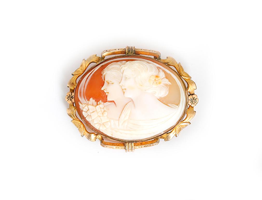 Beautiful 1900s Cameo Gold Brooch In Good Condition In Dallas, TX