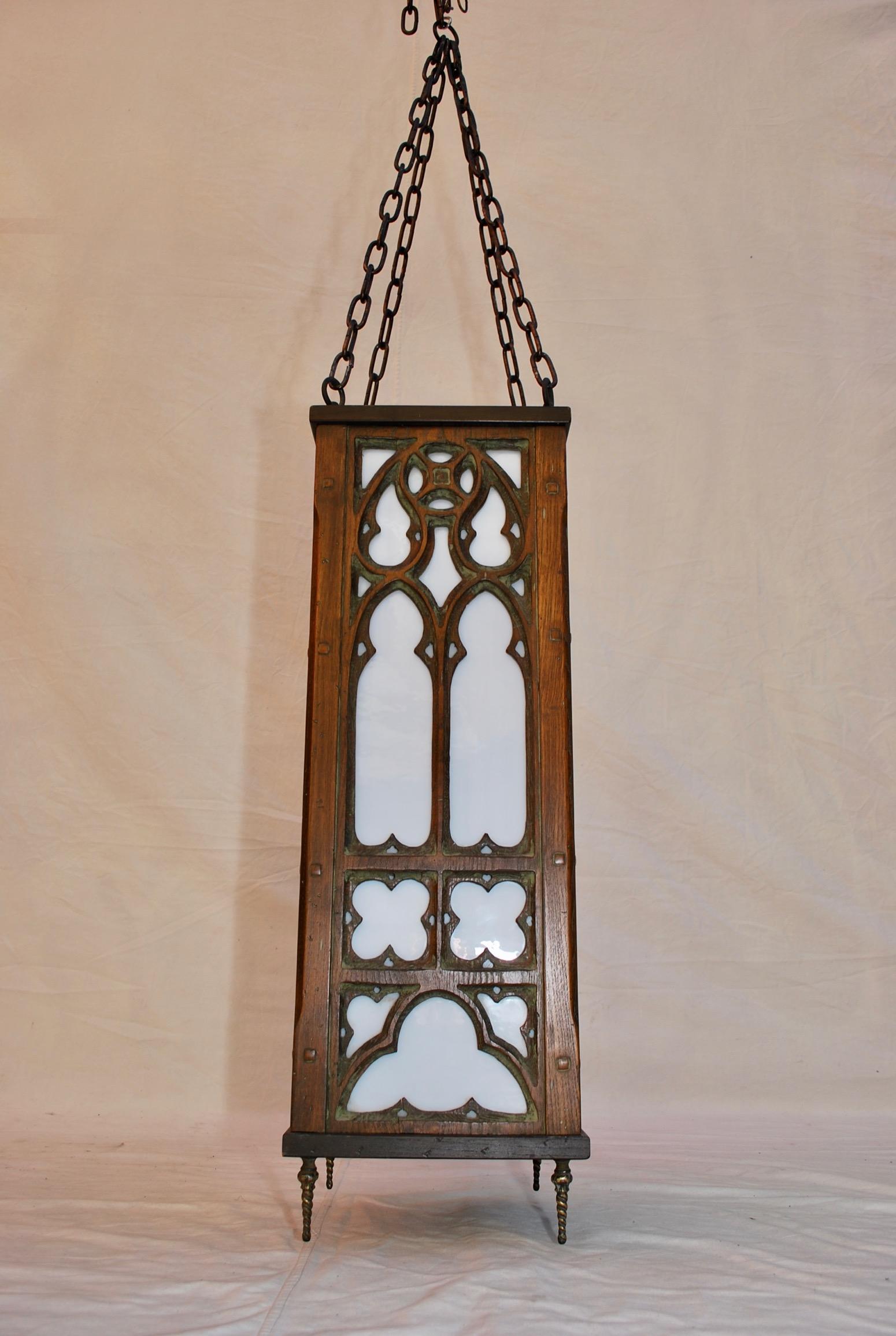 Gothique Magnifique lanterne gothique en bois des années 1920 en vente