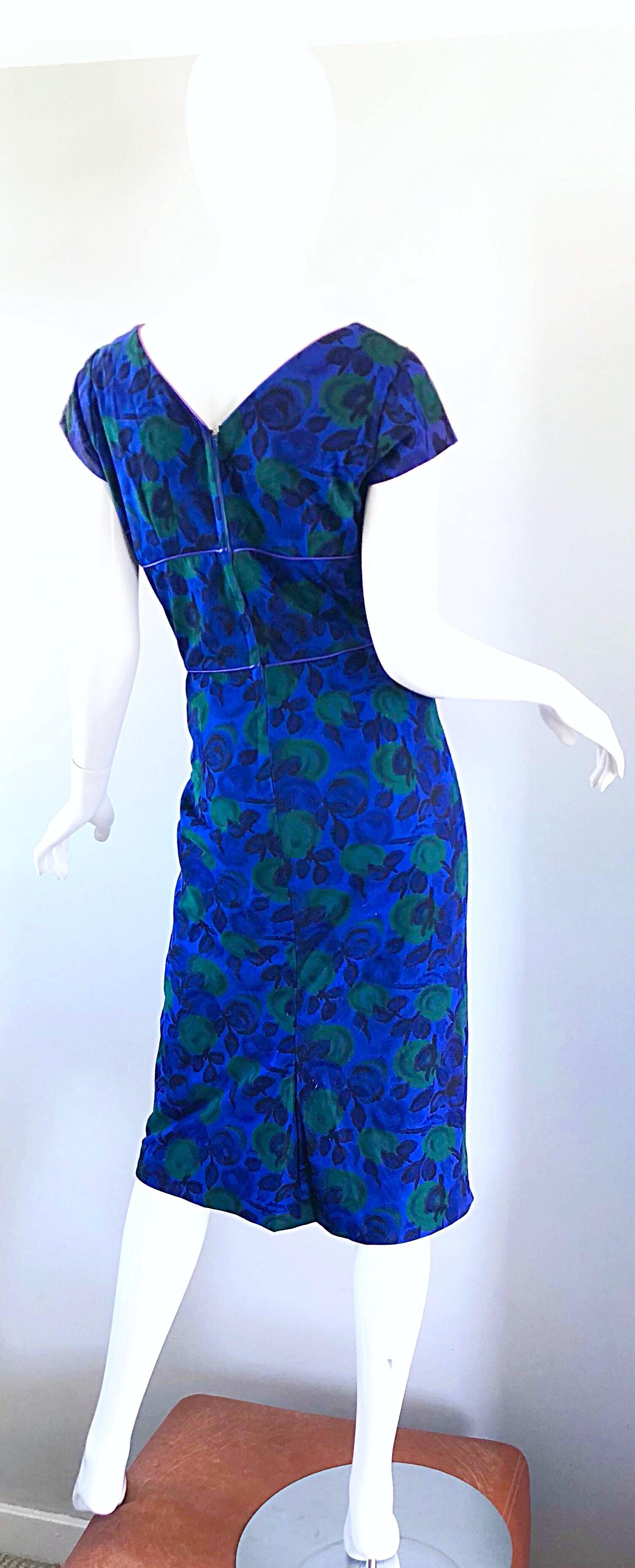 Magnifique robe en laine des années 50 à imprimé de fruits bleu et vert. Excellent état - En vente à San Diego, CA