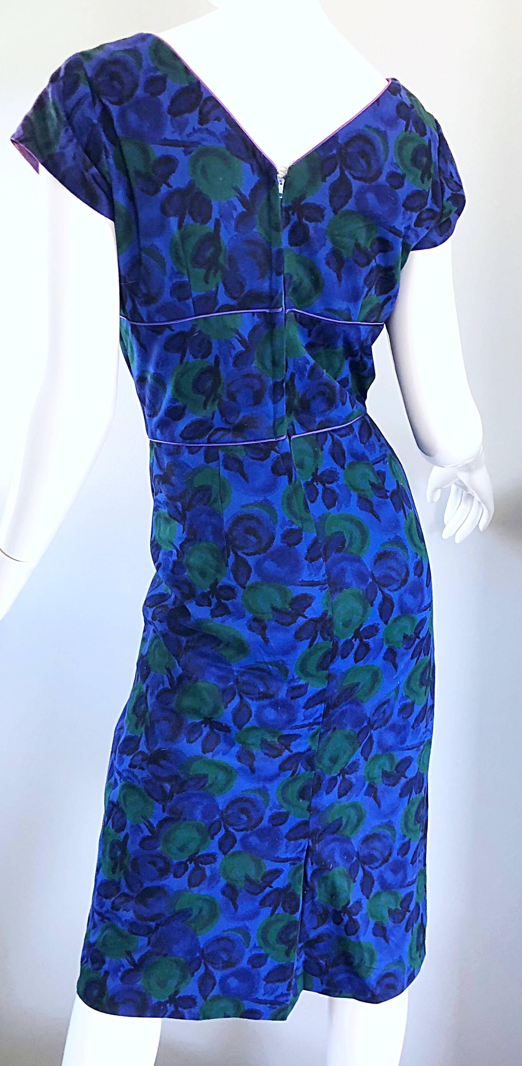 Beautiful 1950s Fruit Print Blue + Green Vintage 50s Wool Bombshell Wiggle Dress For Sale 2