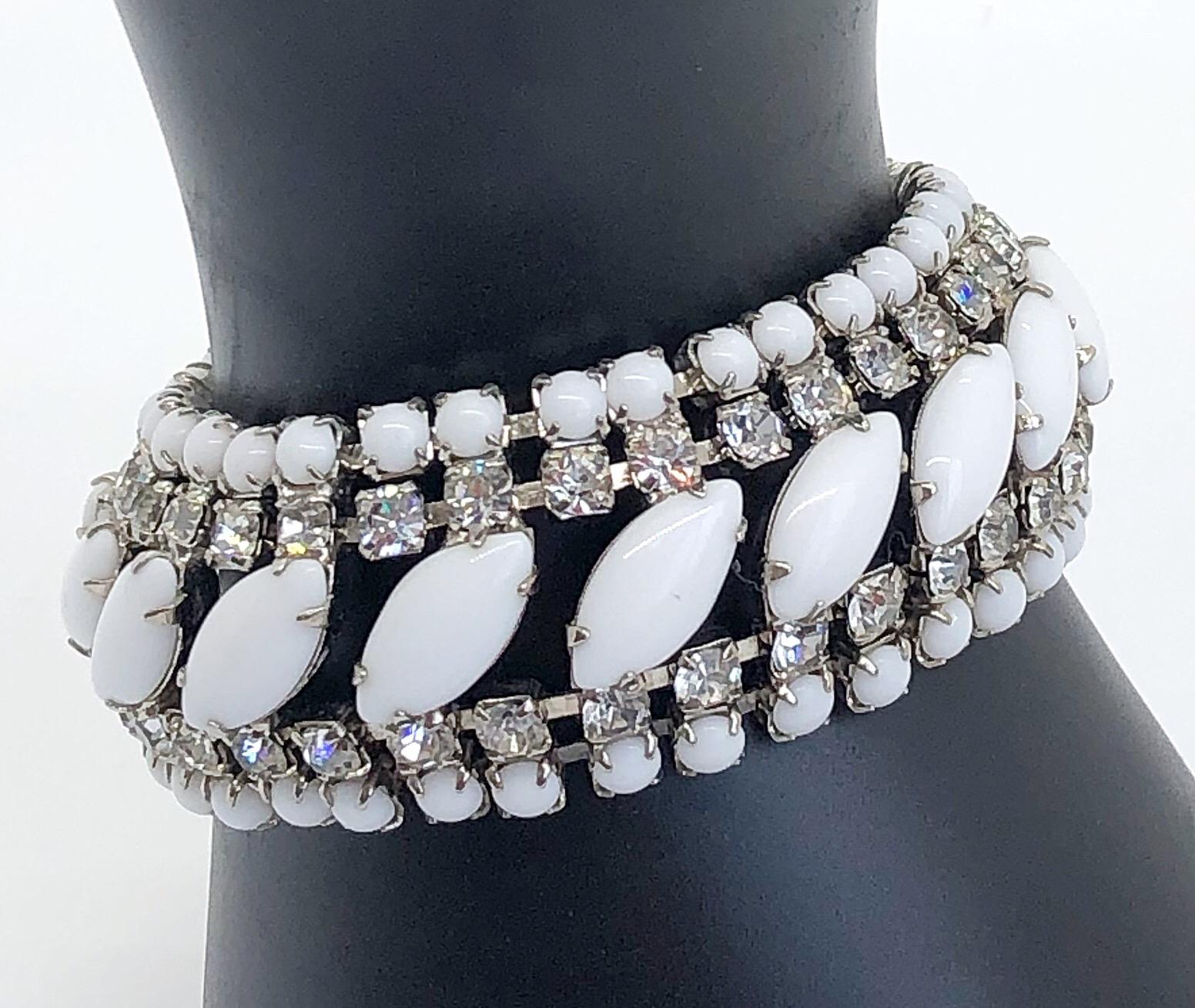 Beautiful 1960s Rhinestone White and Silver Vintage 60s Cuff Bracelet  For Sale 11
