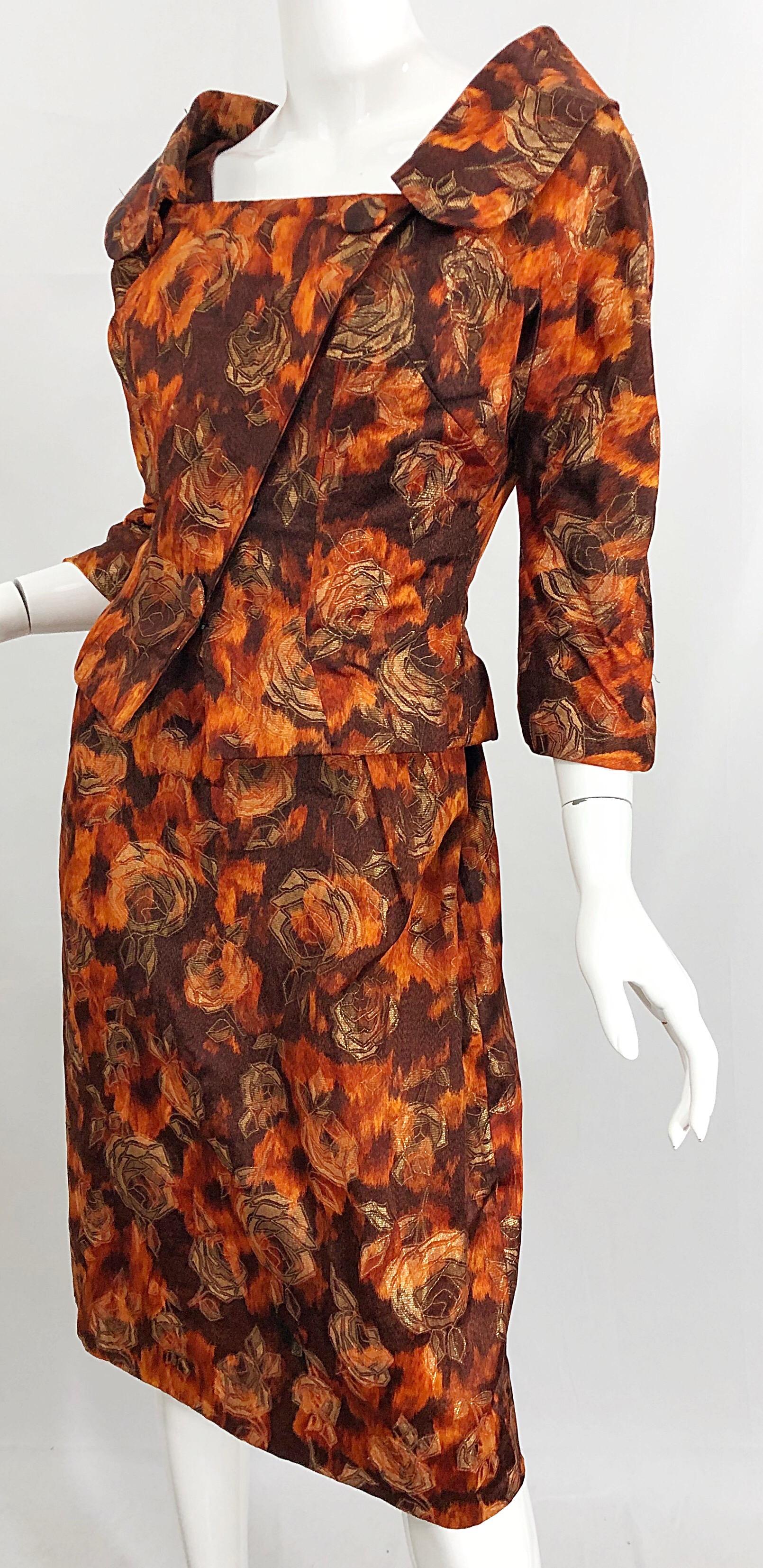 Magnifique robe et veste en brocart de soie marron, orange et doré à imprimé rose des années 1950 en vente 8