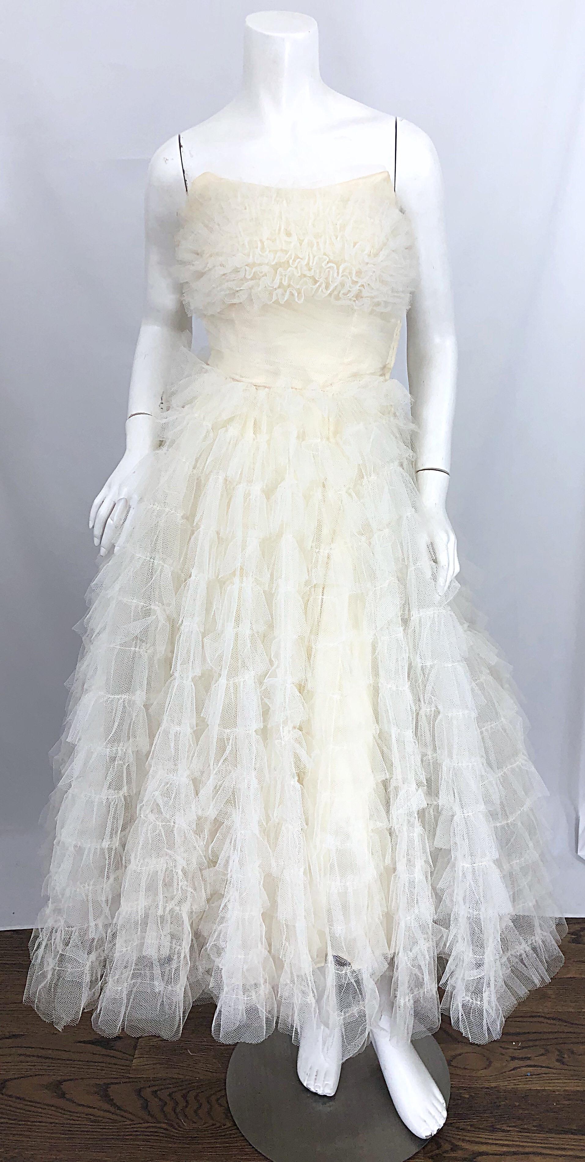 XS Beautiful 1950s White Tulle Demi Couture Strapless Vintage 50s Tiered Gown For Sale 4