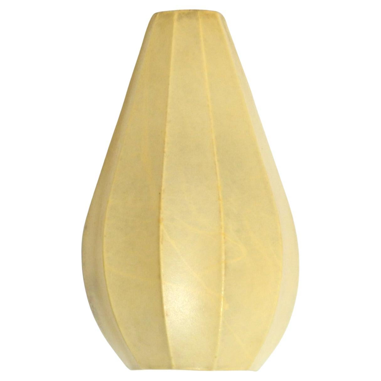 Schöne 1960er Cocoon Wandlampe mit Zugschalter im Angebot