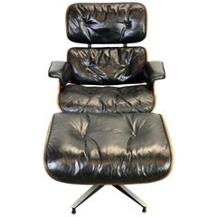 Beautiful 1960s Herman Miller Eames Lounge Chair and Ottoman