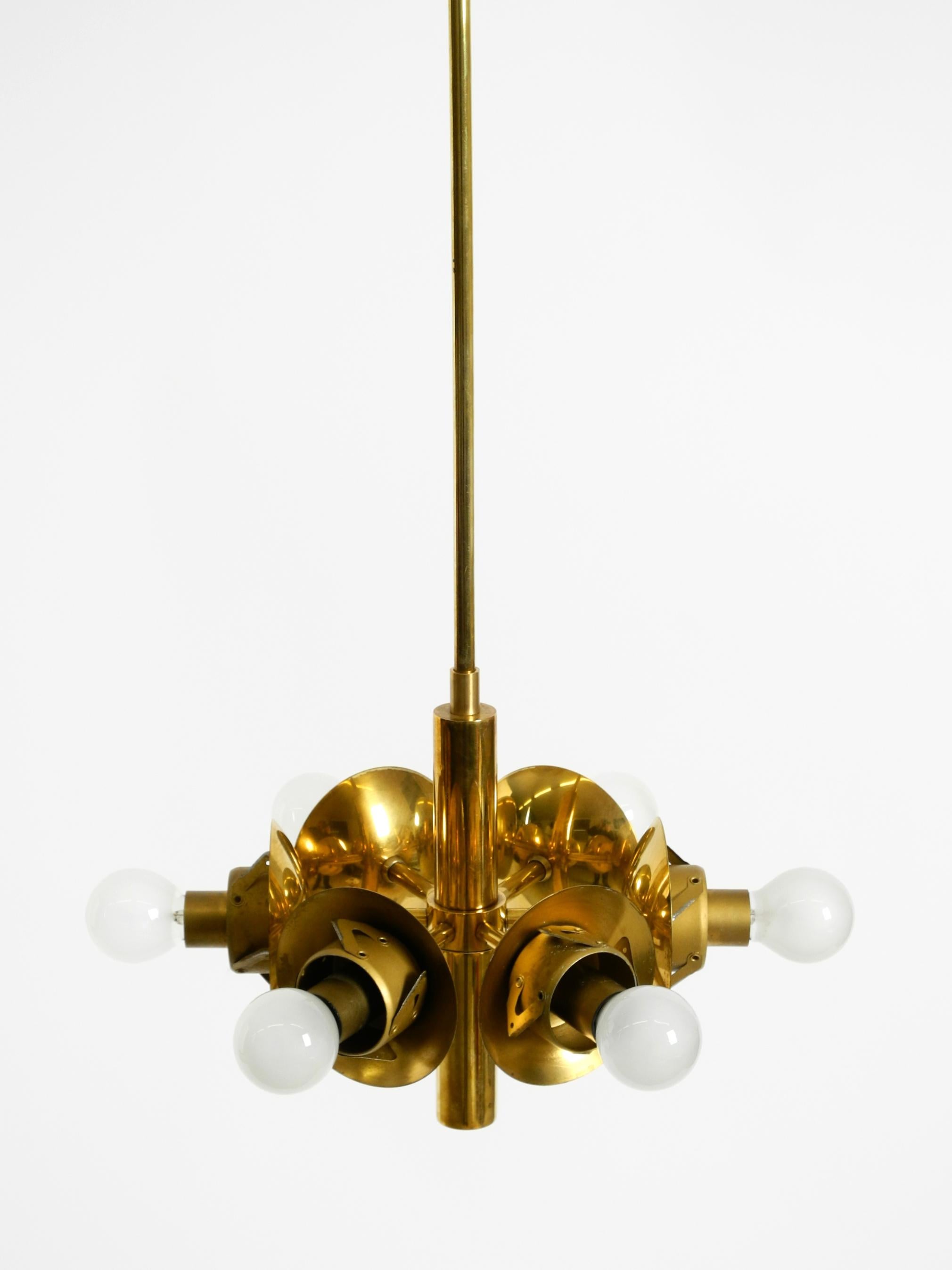 Beautiful 1960s Kaiser Leuchten brass ceiling lamp with 6 opal glass shades en vente 3