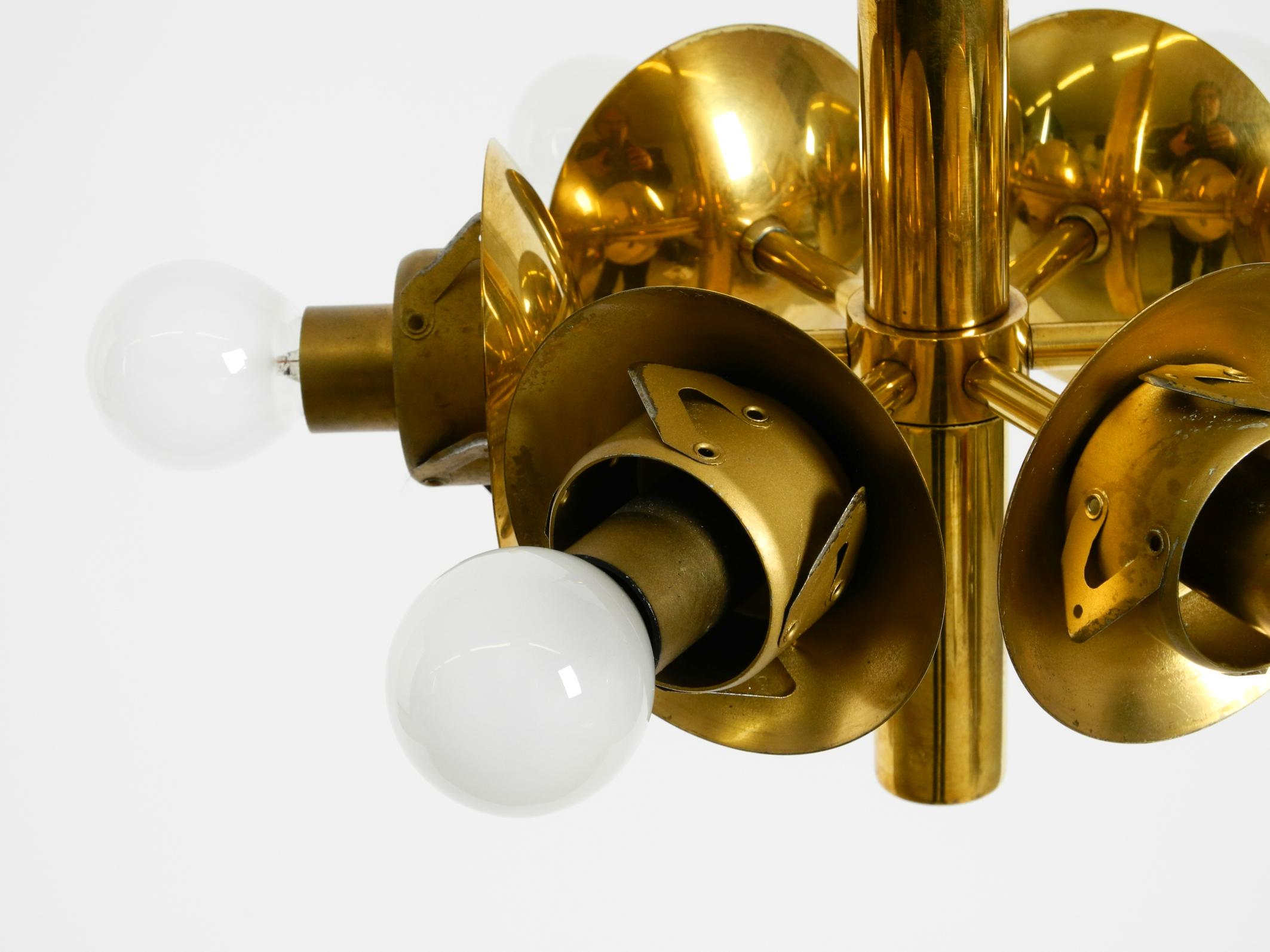 Beautiful 1960s Kaiser Leuchten brass ceiling lamp with 6 opal glass shades en vente 6