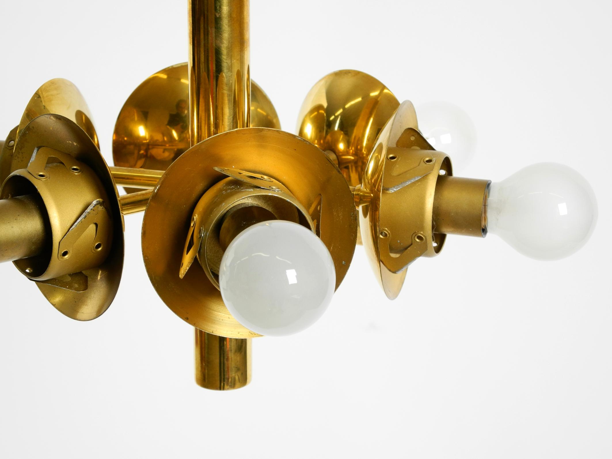 Beautiful 1960s Kaiser Leuchten brass ceiling lamp with 6 opal glass shades en vente 7