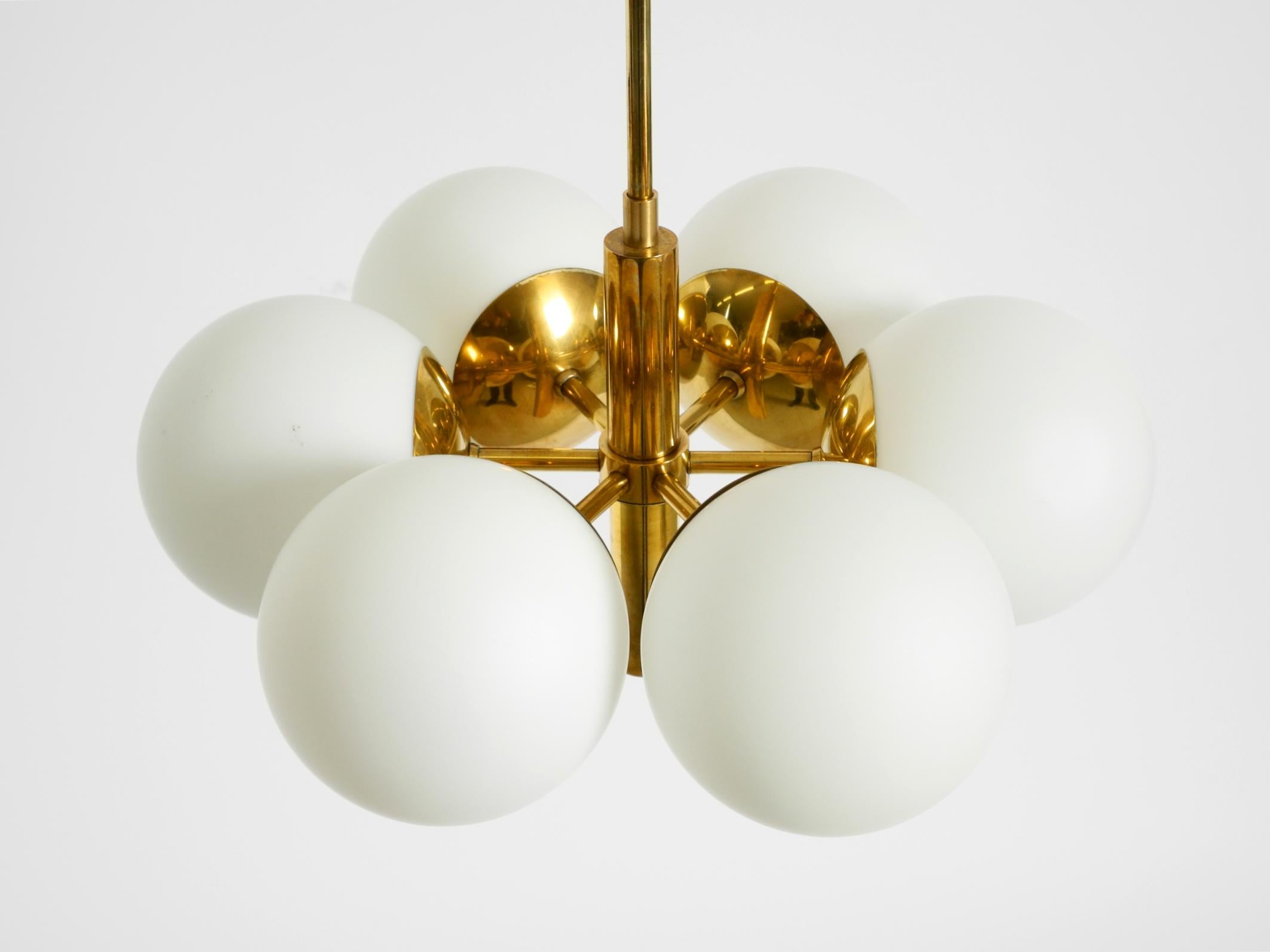 Allemand Beautiful 1960s Kaiser Leuchten brass ceiling lamp with 6 opal glass shades en vente