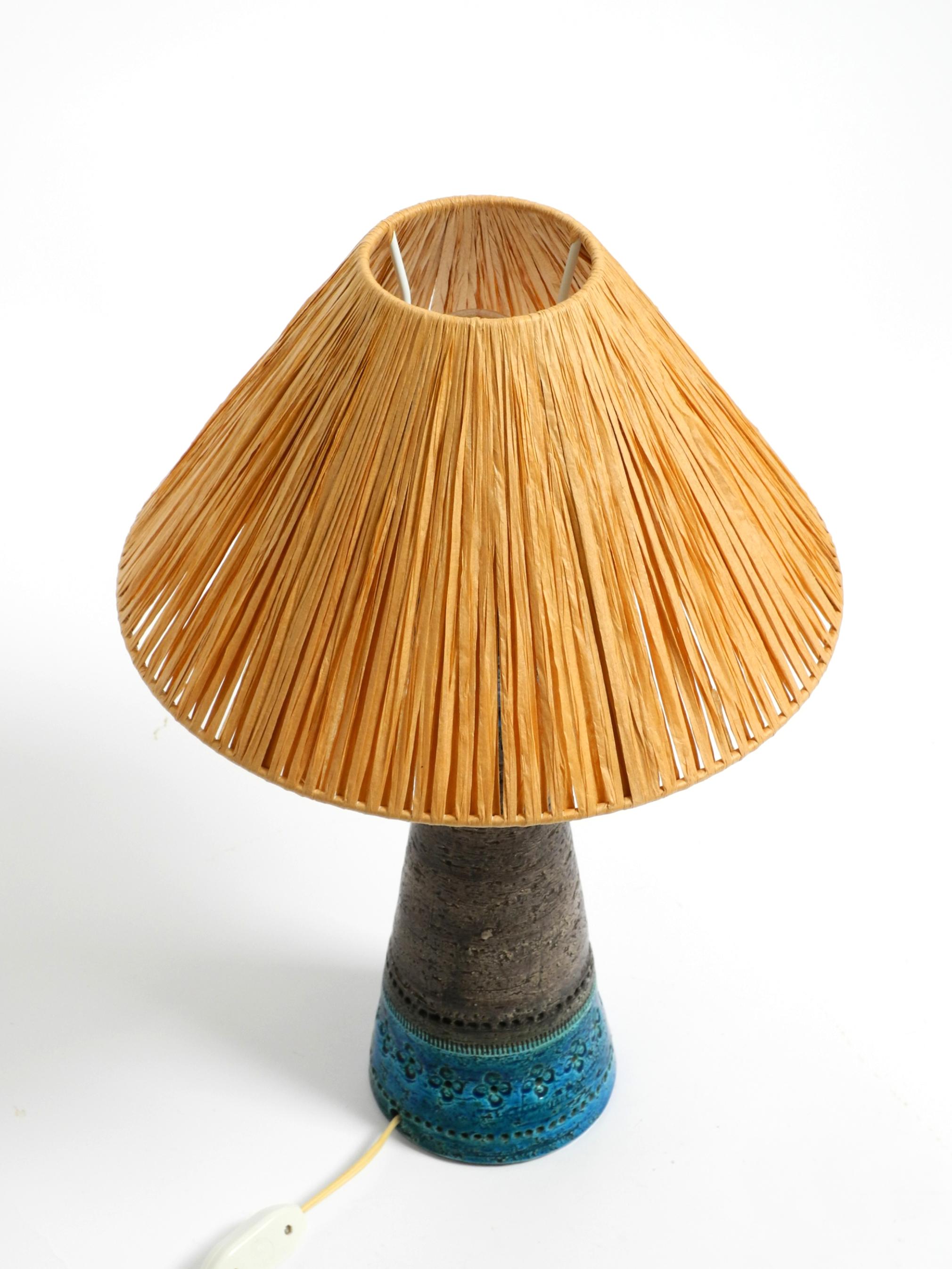 Mid-Century Modern Magnifique lampe de table en céramique bleue Rimini des années 1960 par Aldo Londi pour Bitossi Italie en vente