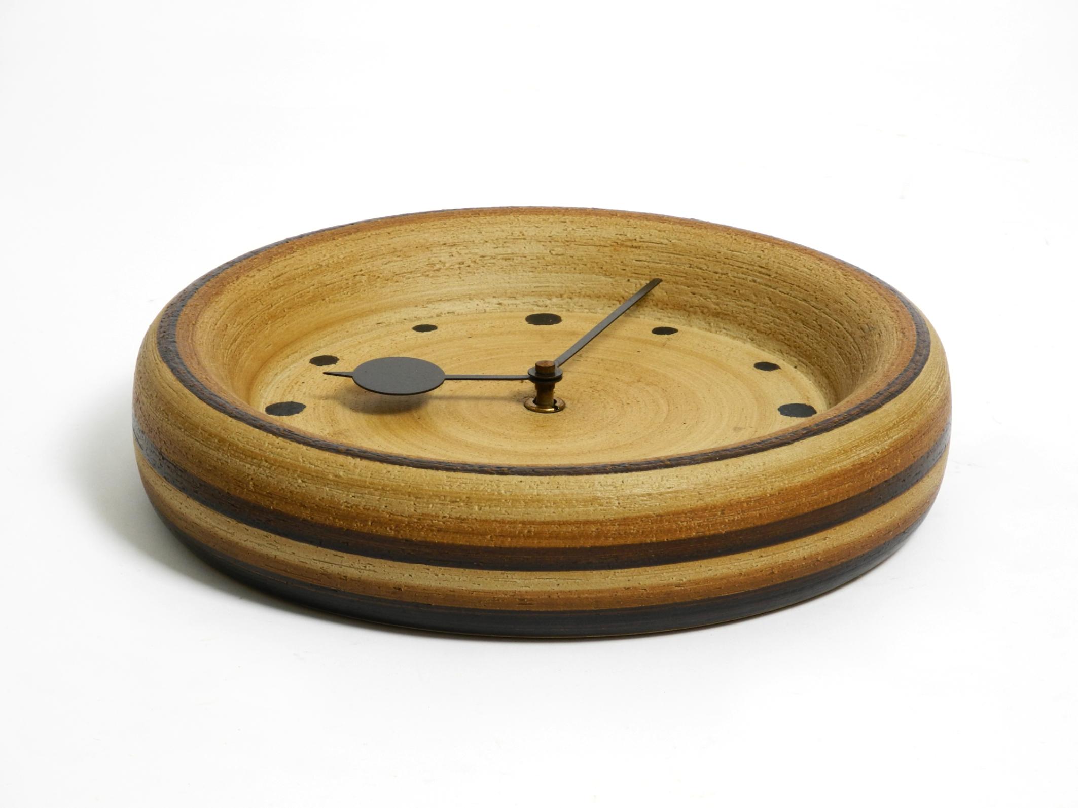 Beautiful 1970s handmade round ceramic wall clock In Good Condition In München, DE