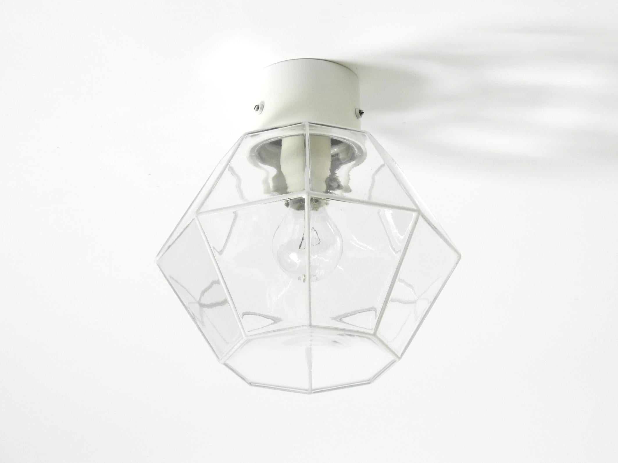 Mid-Century moderno Bellissima lampada da soffitto in vetro di Limburg degli anni '70 a forma di ottagono in vendita