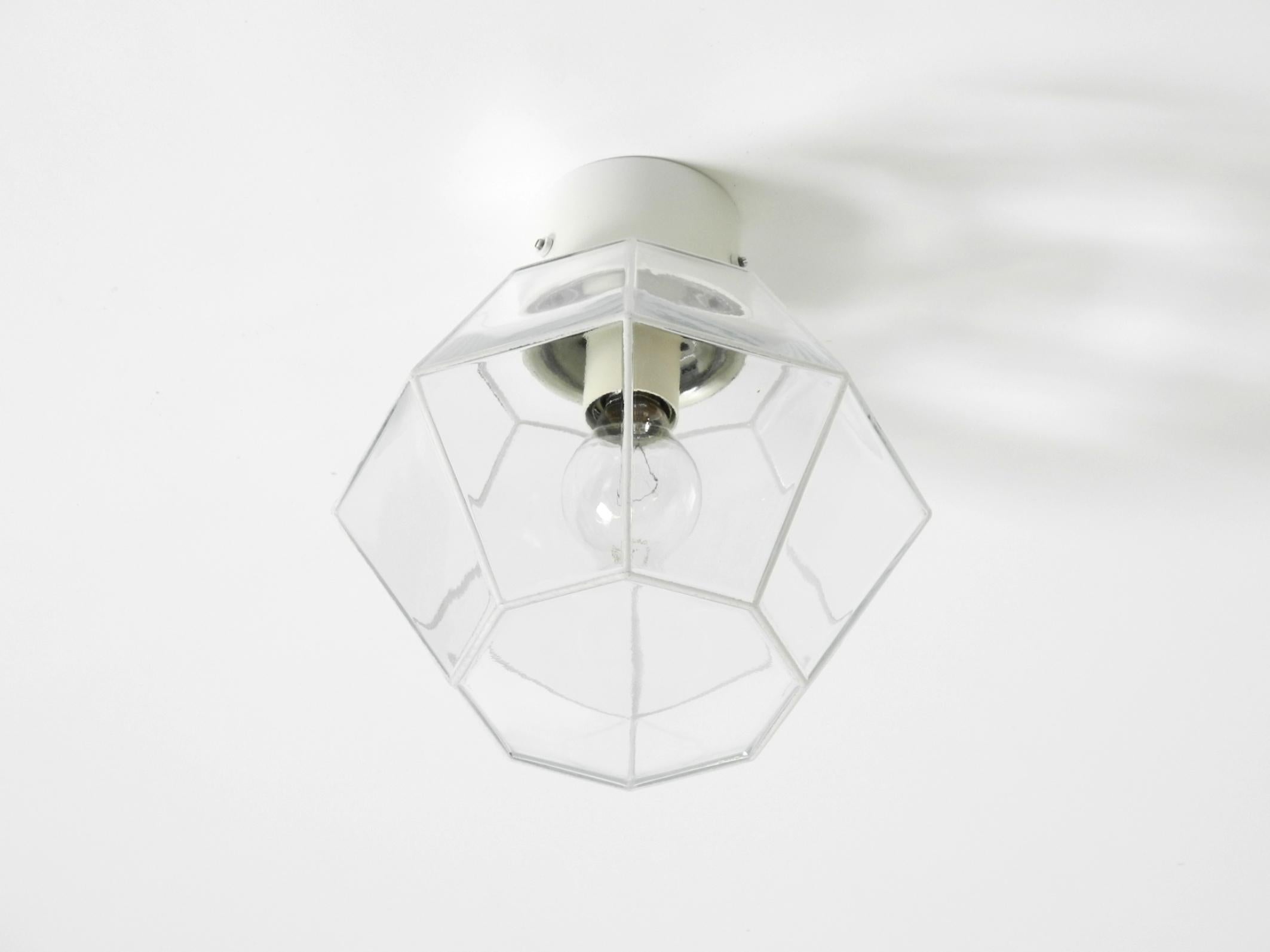 Tedesco Bellissima lampada da soffitto in vetro di Limburg degli anni '70 a forma di ottagono in vendita