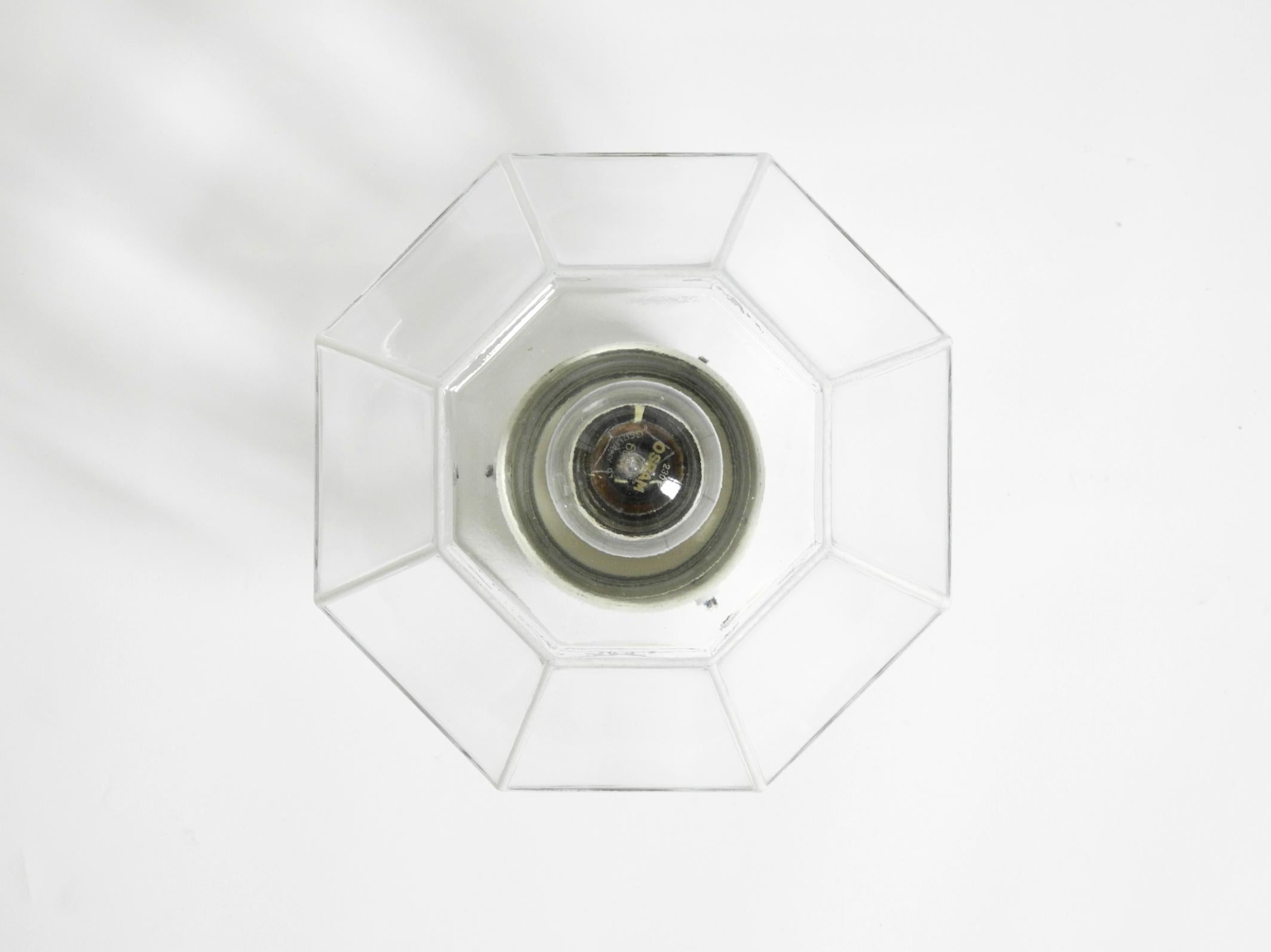 Bellissima lampada da soffitto in vetro di Limburg degli anni '70 a forma di ottagono In condizioni buone in vendita a München, DE