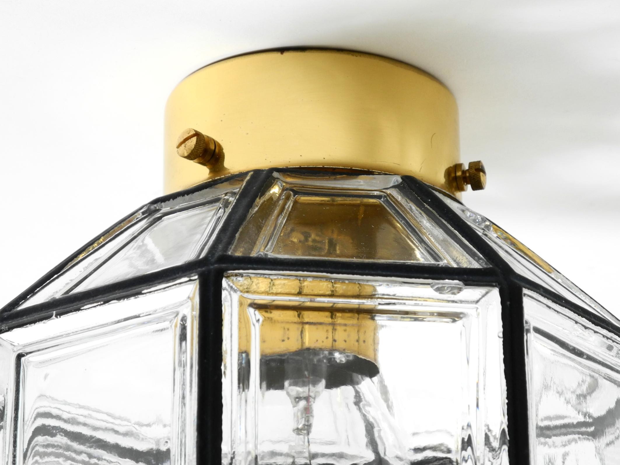 Fine XX secolo Bellissima lampada da soffitto in vetro di Limburg degli anni '70 a forma di ottagono in vendita