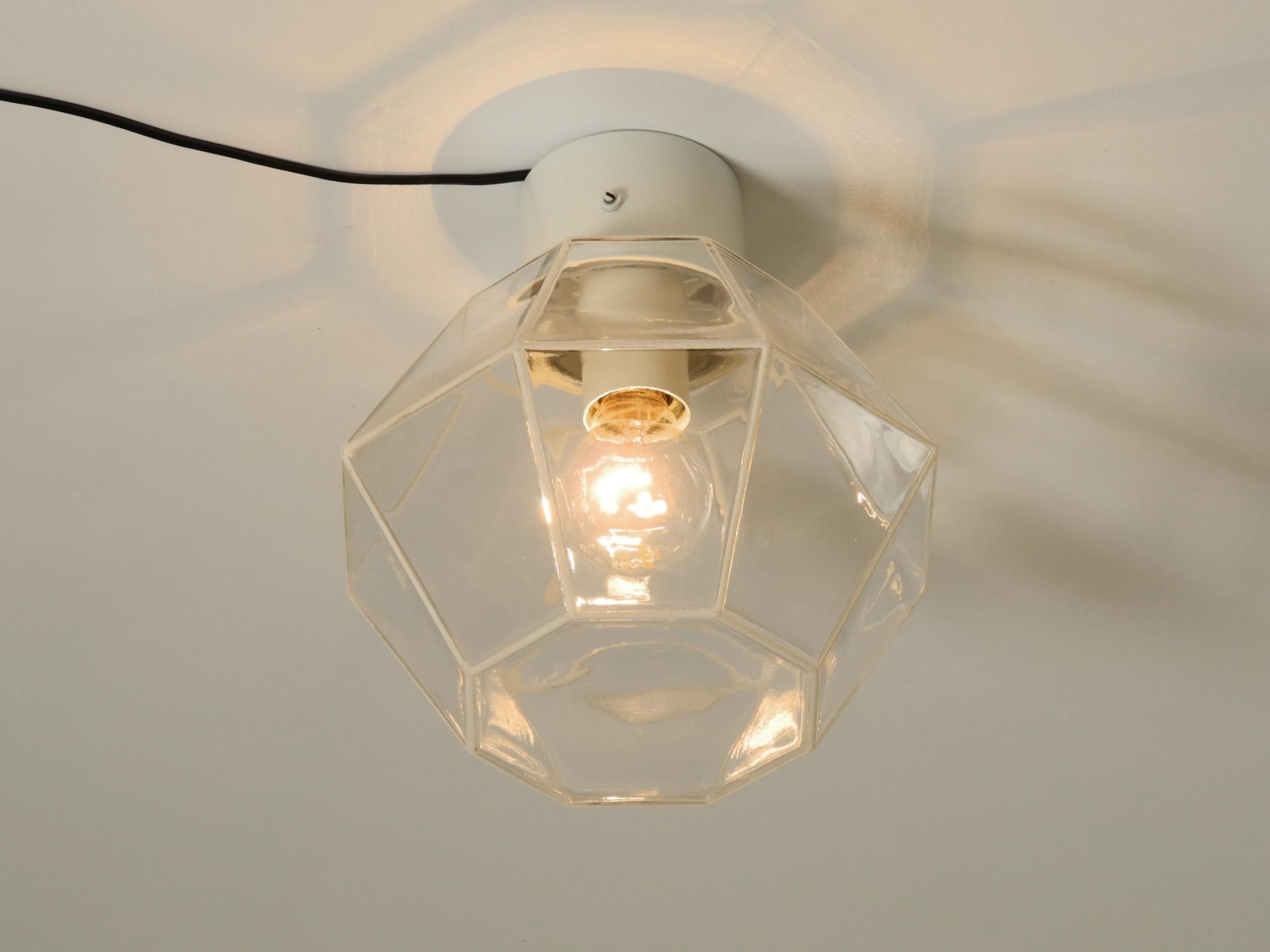 Metallo Bellissima lampada da soffitto in vetro di Limburg degli anni '70 a forma di ottagono in vendita