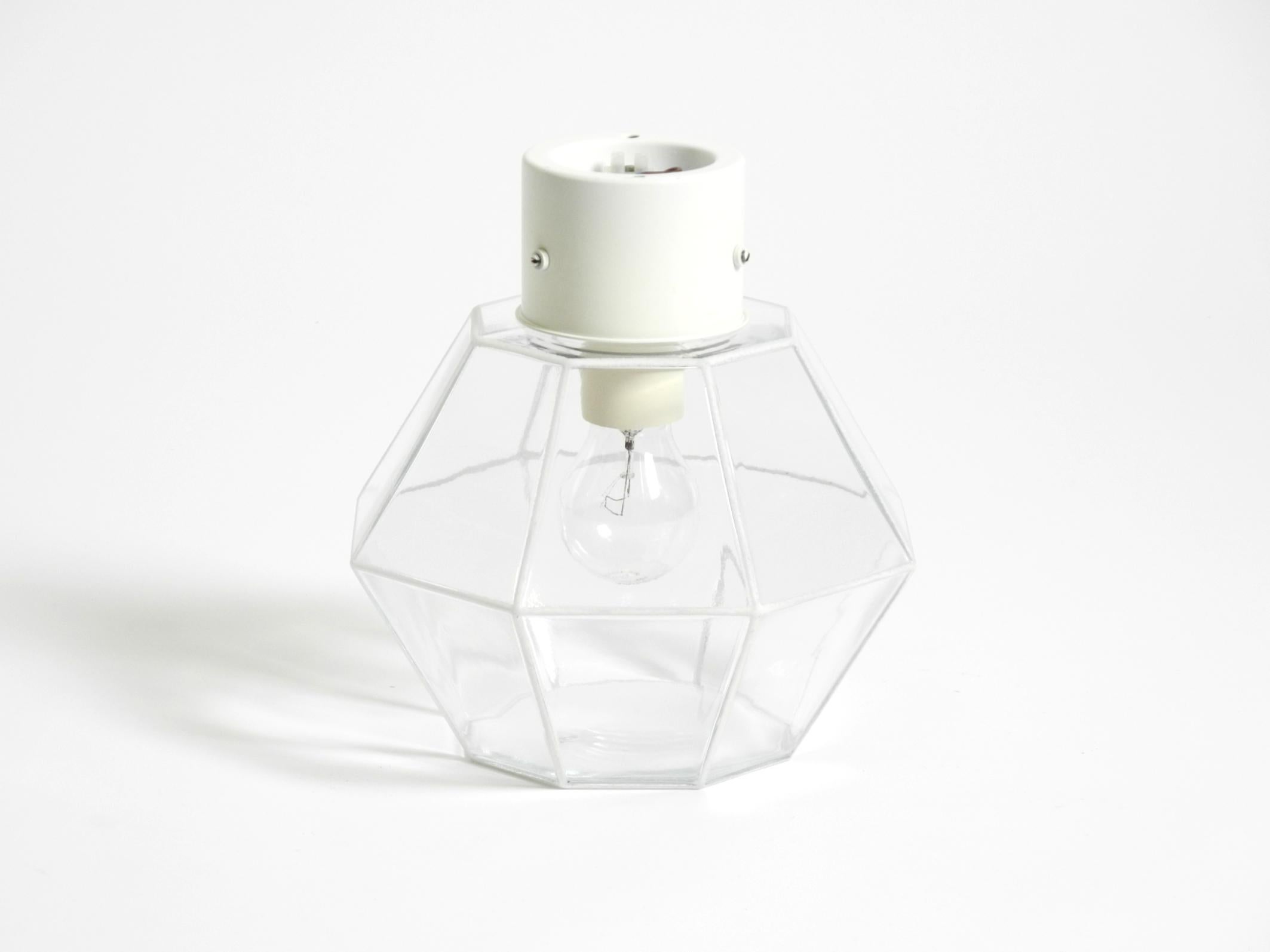 Bellissima lampada da soffitto in vetro di Limburg degli anni '70 a forma di ottagono in vendita 1
