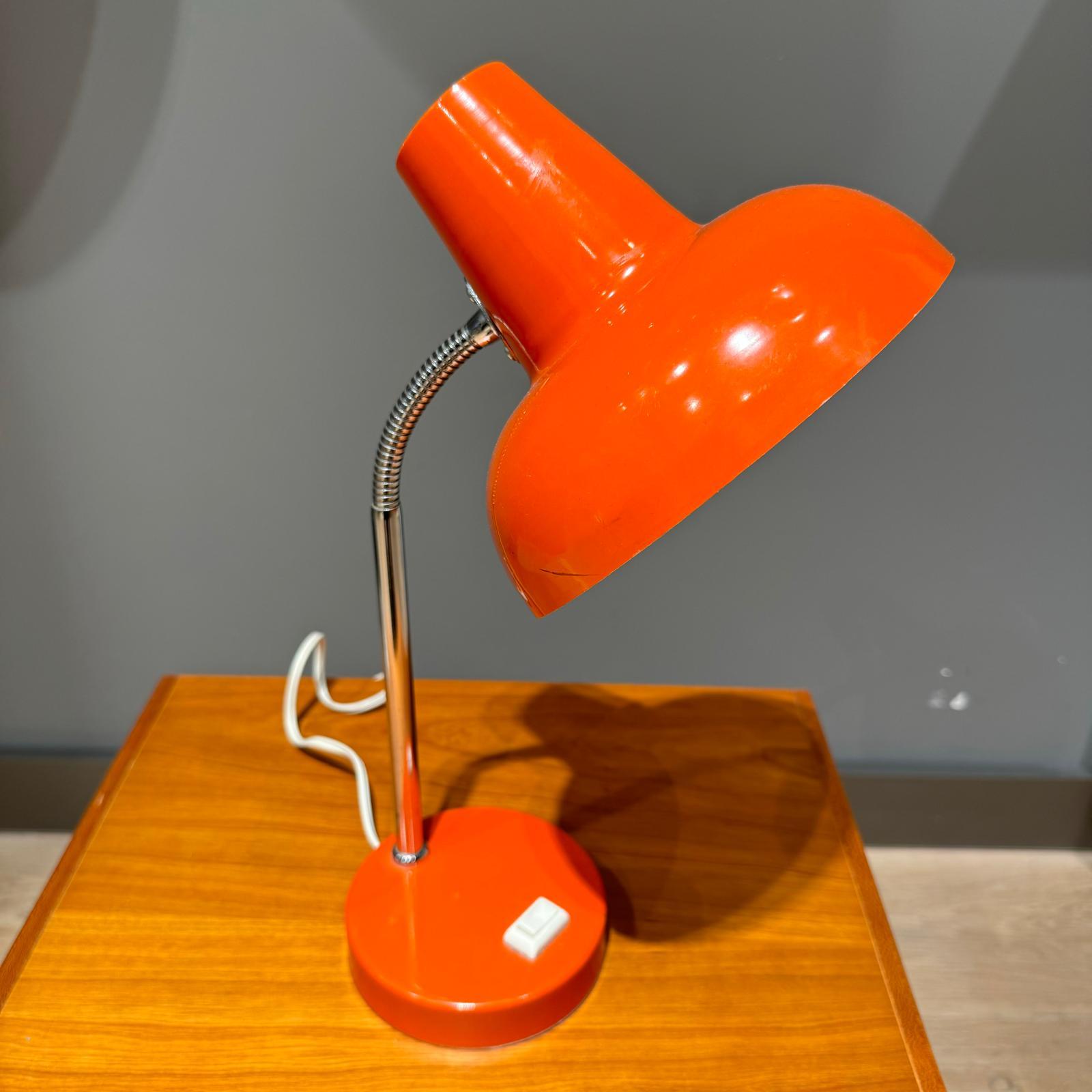 Néerlandais Magnifique lampe vintage en métal des années 1970 en vente