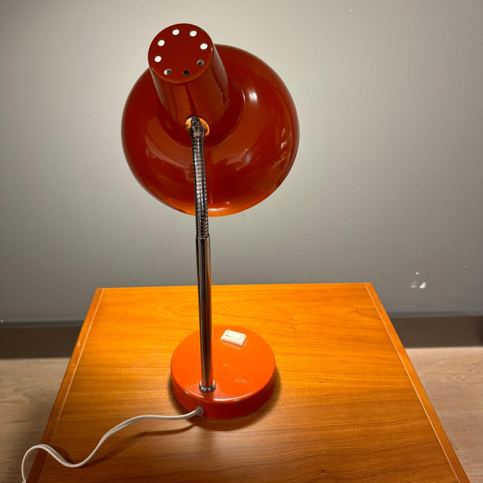 Fin du 20e siècle Magnifique lampe vintage en métal des années 1970 en vente