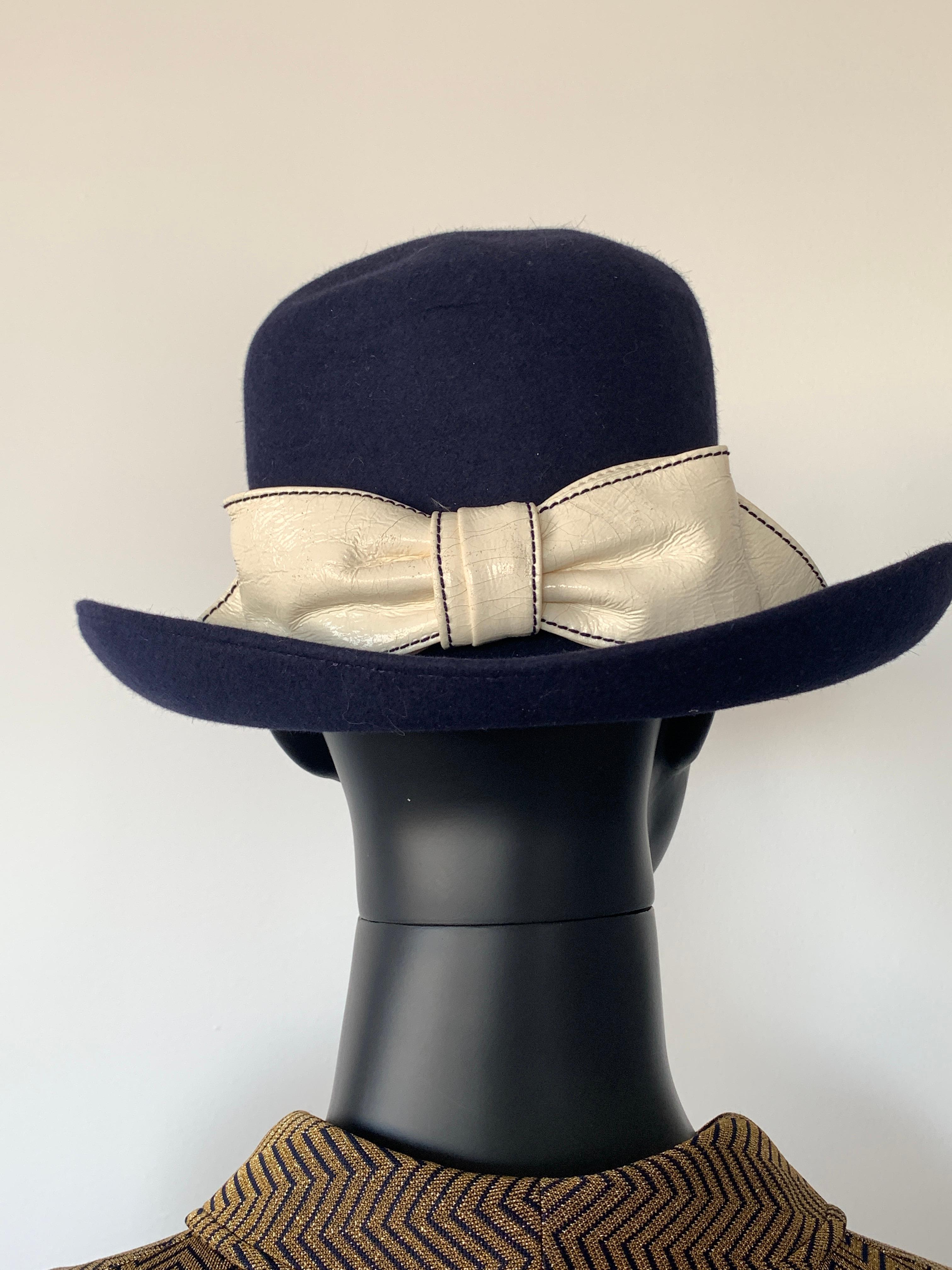 Beautiful 1970s Navy Felt Vintage Hat For Sale 1