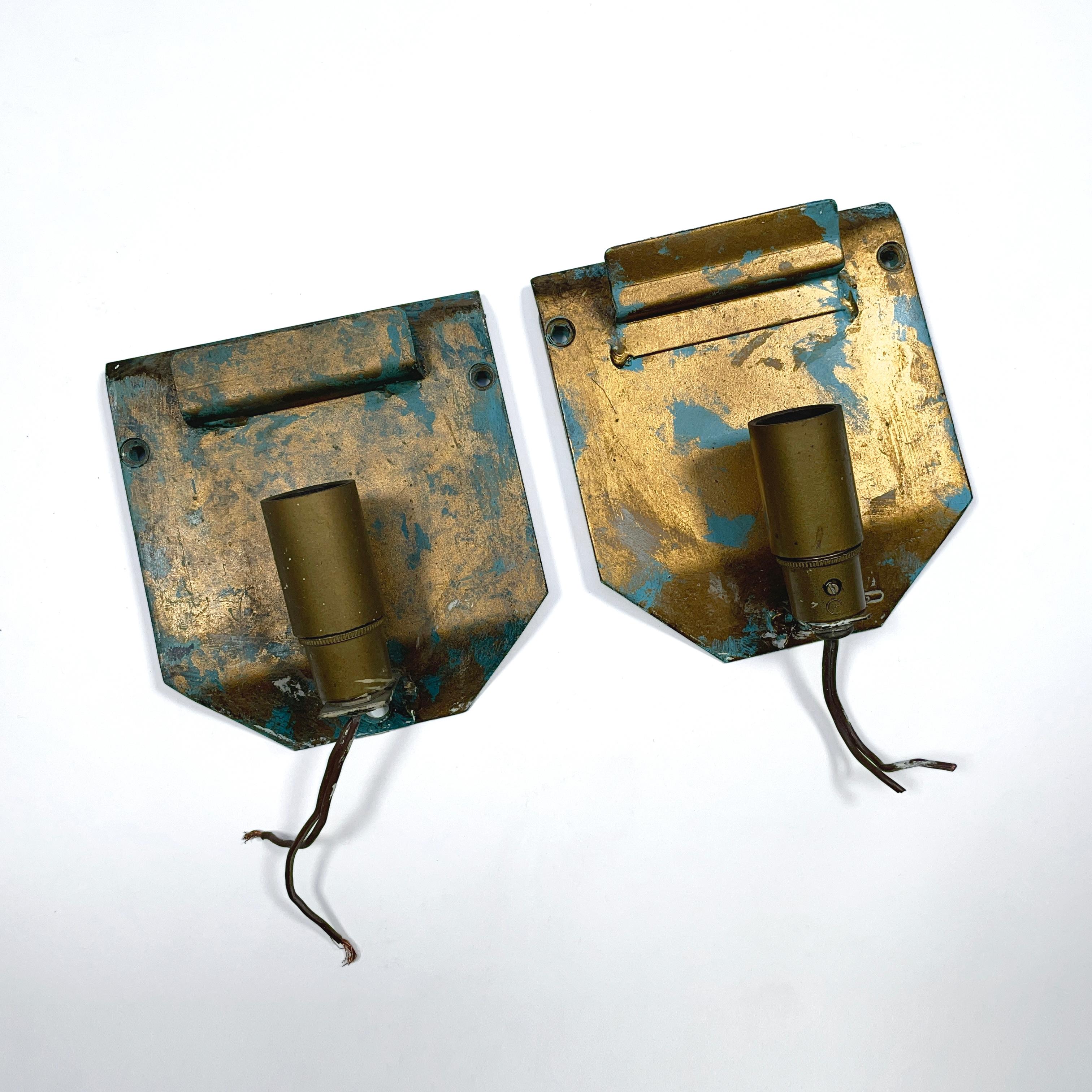 Beautiful 1970s Pair of Brutalist Hammered Glass Sconces by Longobard, Italy For Sale 7