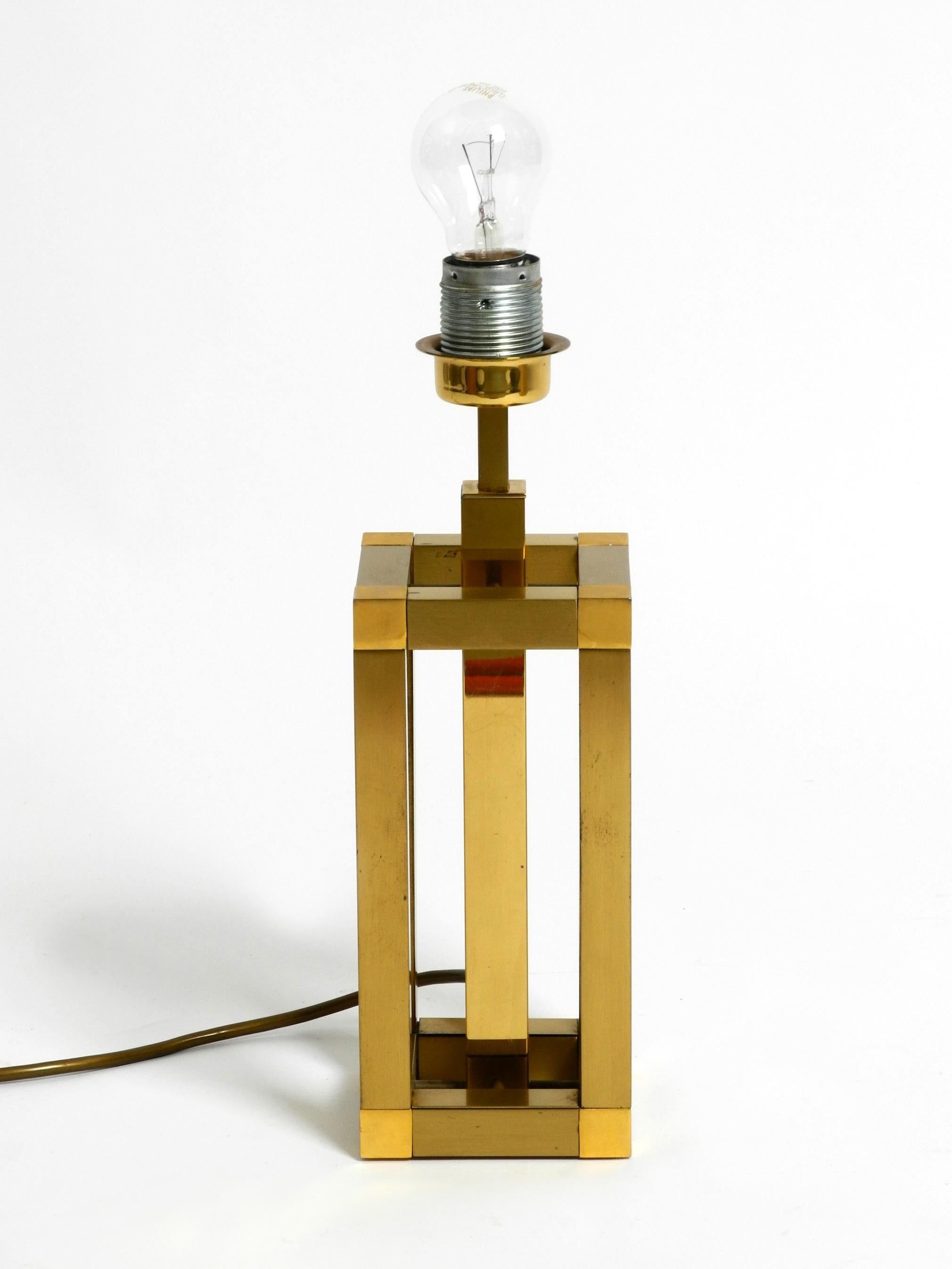 Beautiful 1970s Regency Design Brass Table Lamp by Willy Rizzo for Lumica For Sale 10