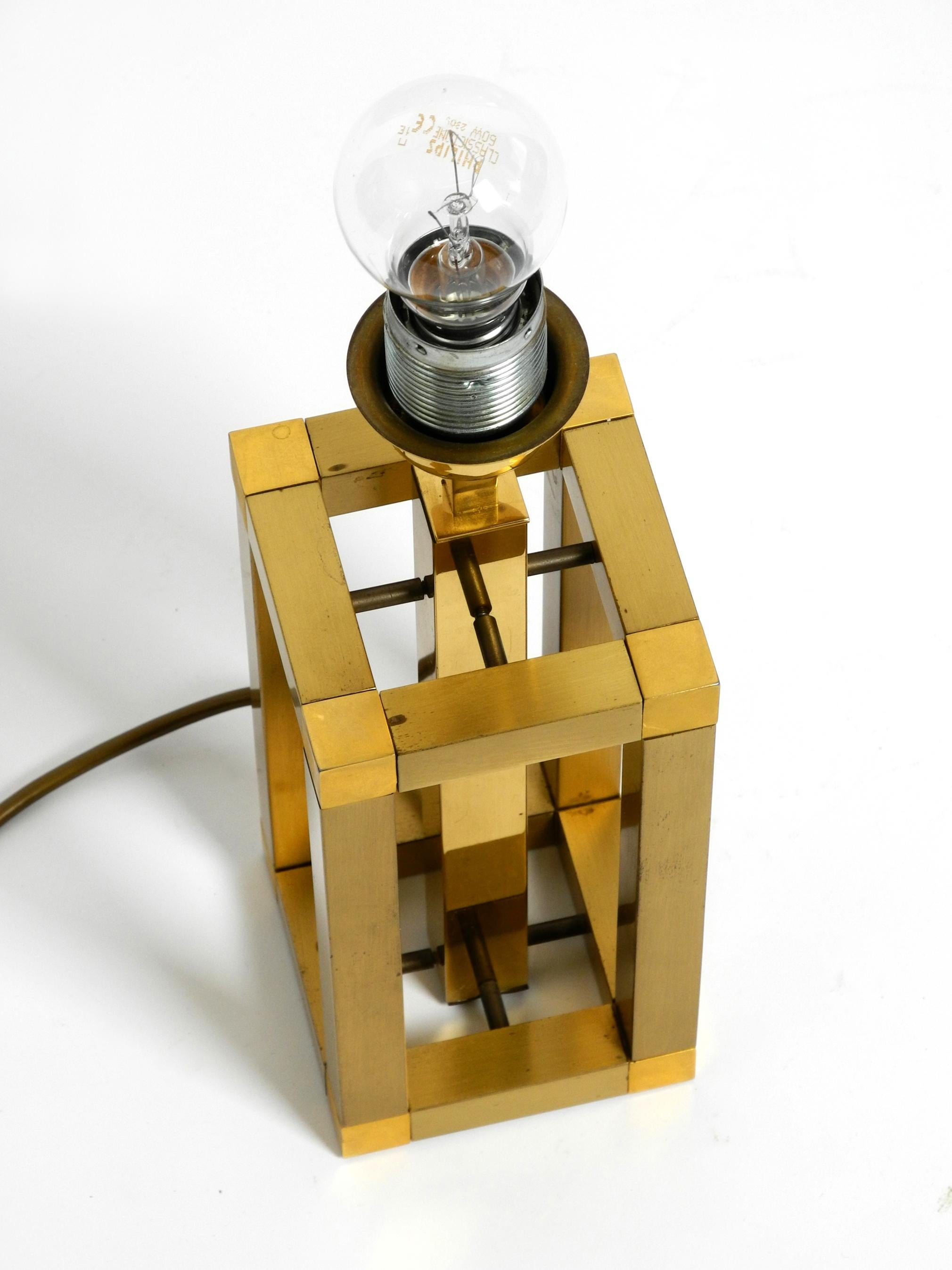 Beautiful 1970s Regency Design Brass Table Lamp  For Sale 11