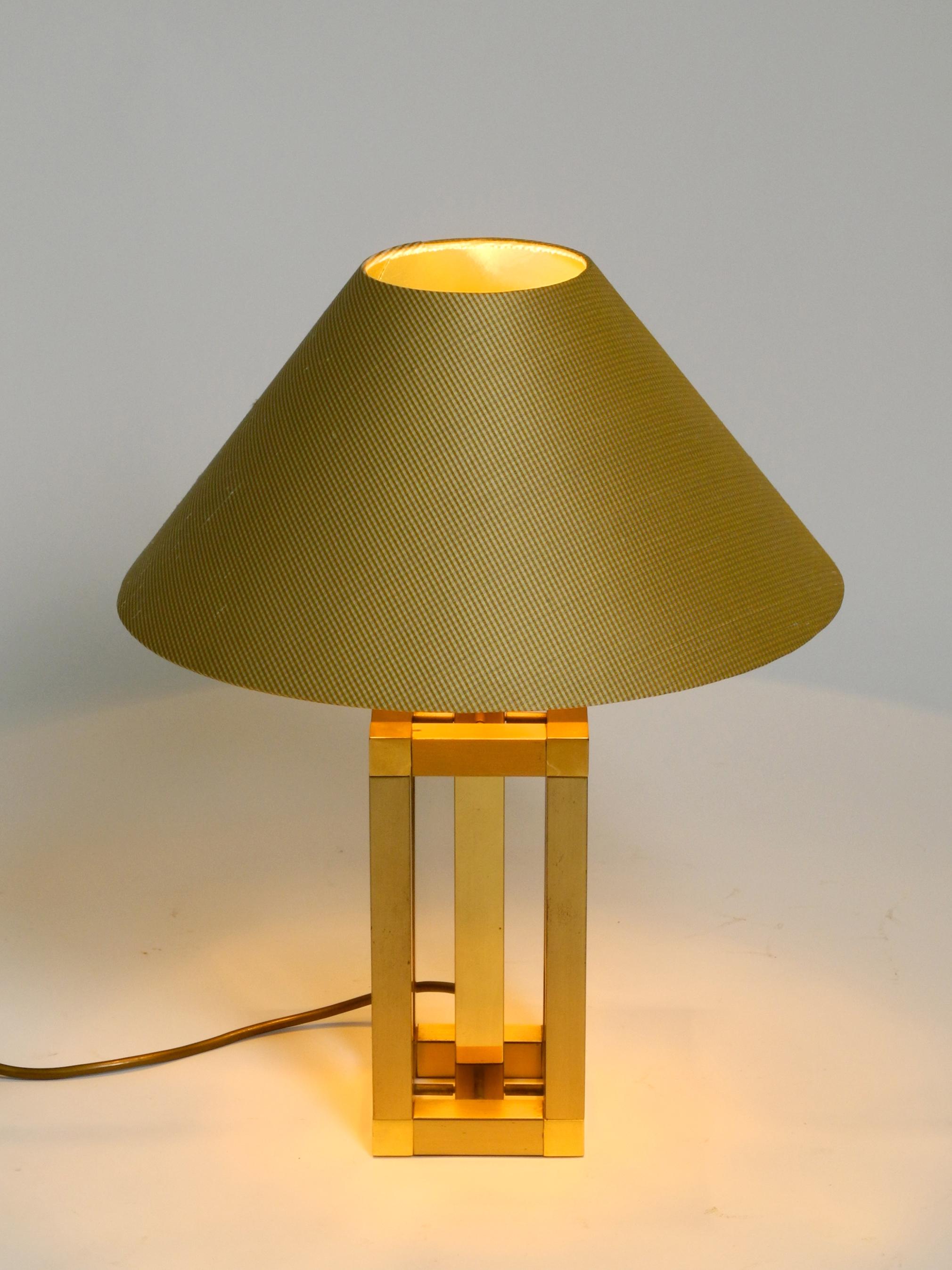 italien Magnifique lampe de bureau en laiton de conception Régence des années 1970 par Willy Rizzo pour Lumica en vente