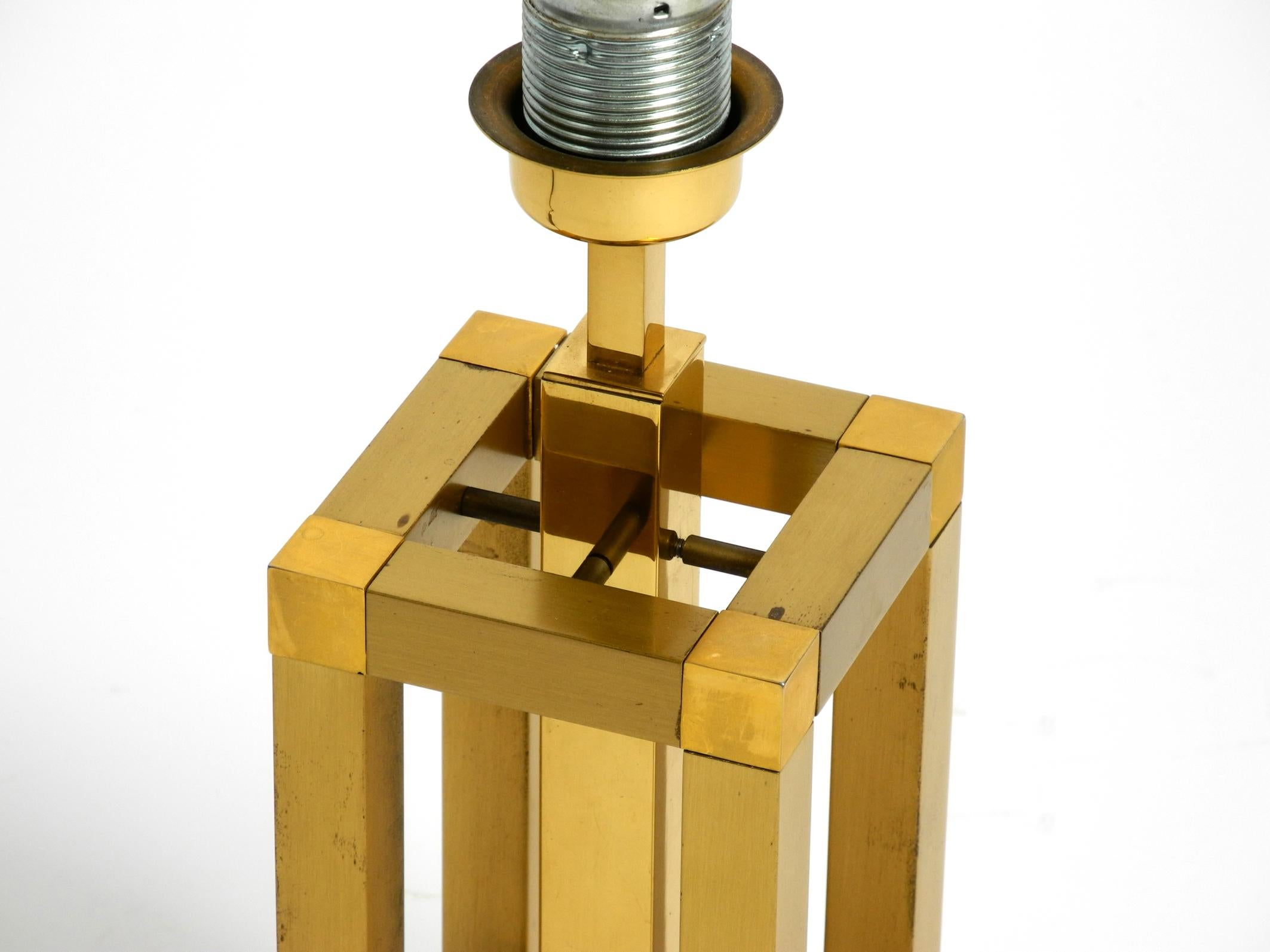 Beautiful 1970s Regency Design Brass Table Lamp  For Sale 3