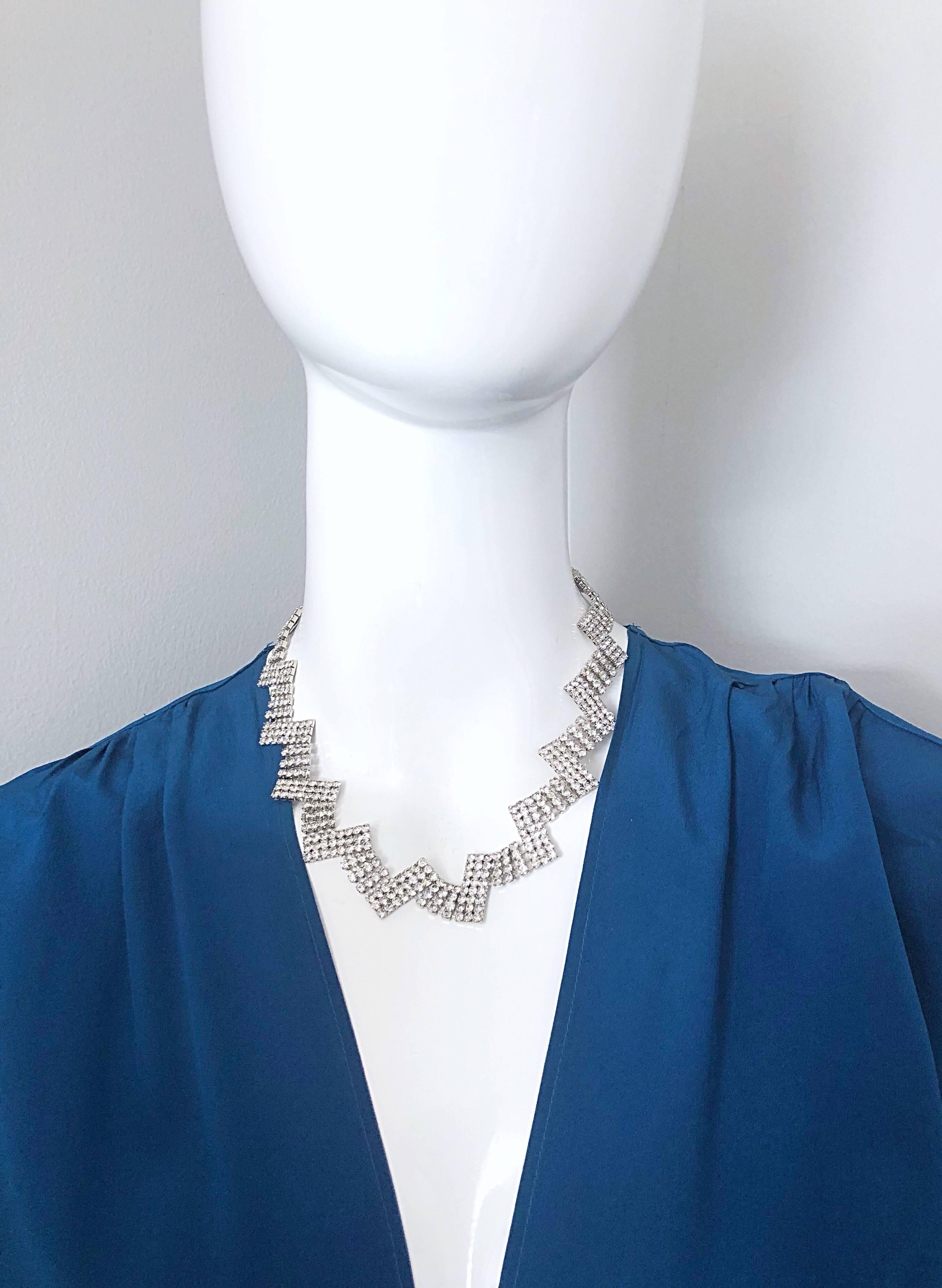 Belle 1970 Rhinestone Diamanté Zig Zag Vintage 70s Necklace + Earrings Set Pour femmes en vente