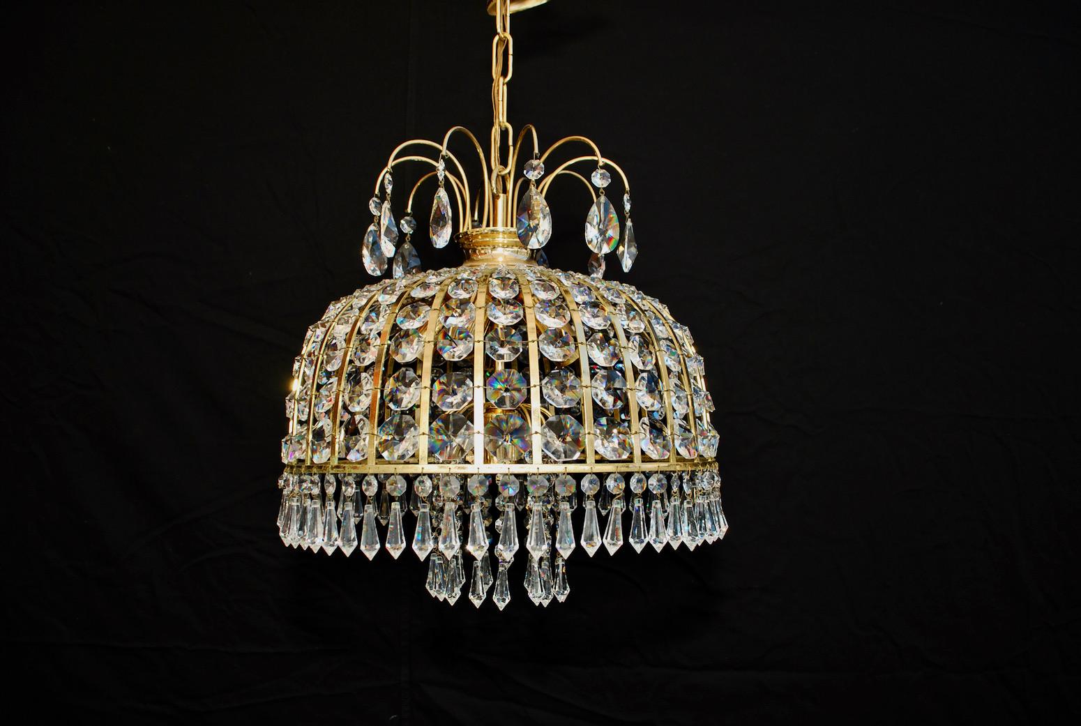Beautiful 1970s Small Crystal Chandelier In Good Condition For Sale In Los Angeles, CA