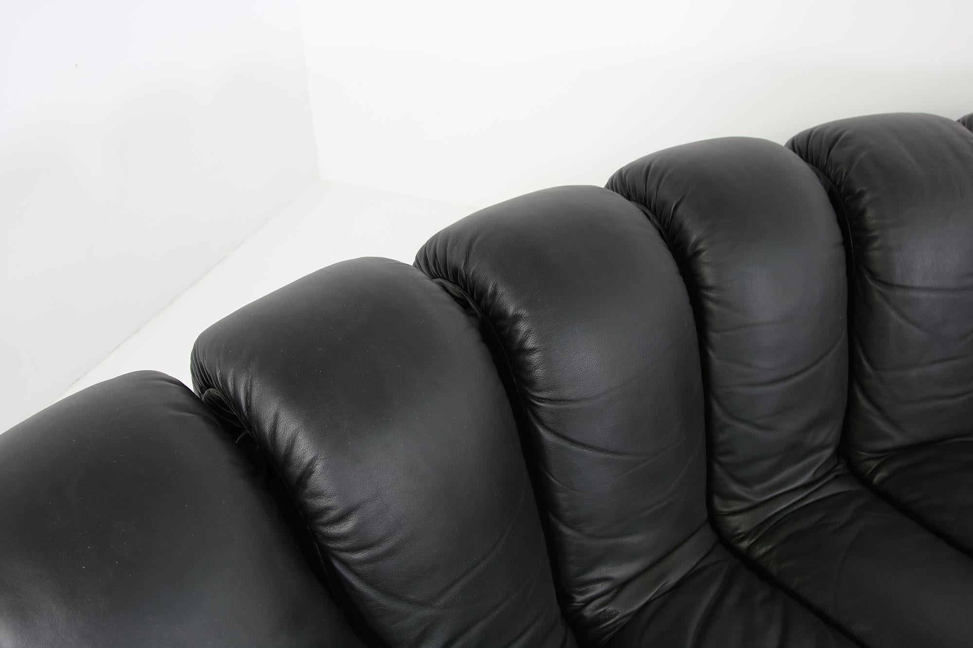 Beautiful 1980s Black De Sede DS 600 Lounge Leather Sofa in Full Leather Edition For Sale 5