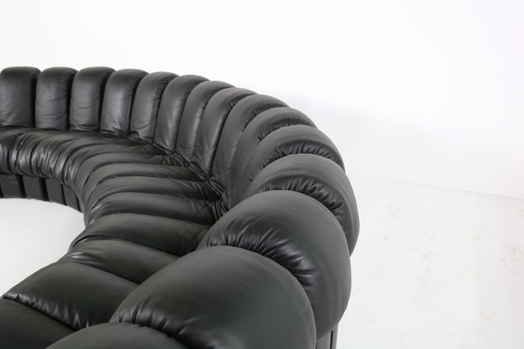 Modern Beautiful 1980s Black De Sede DS 600 Lounge Leather Sofa in Full Leather Edition For Sale