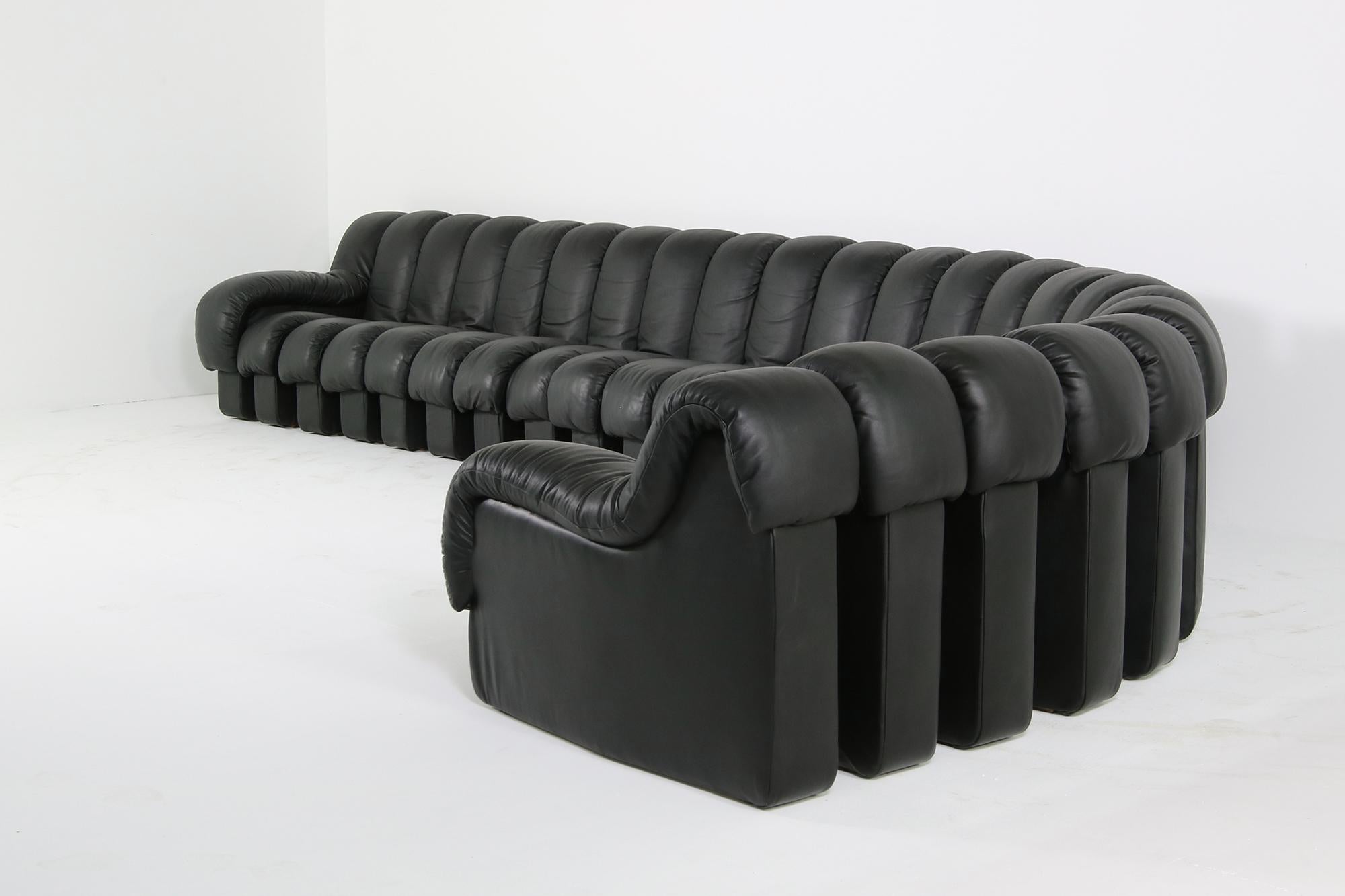 Swiss Beautiful 1980s Black De Sede DS 600 Lounge Leather Sofa in Full Leather Edition For Sale