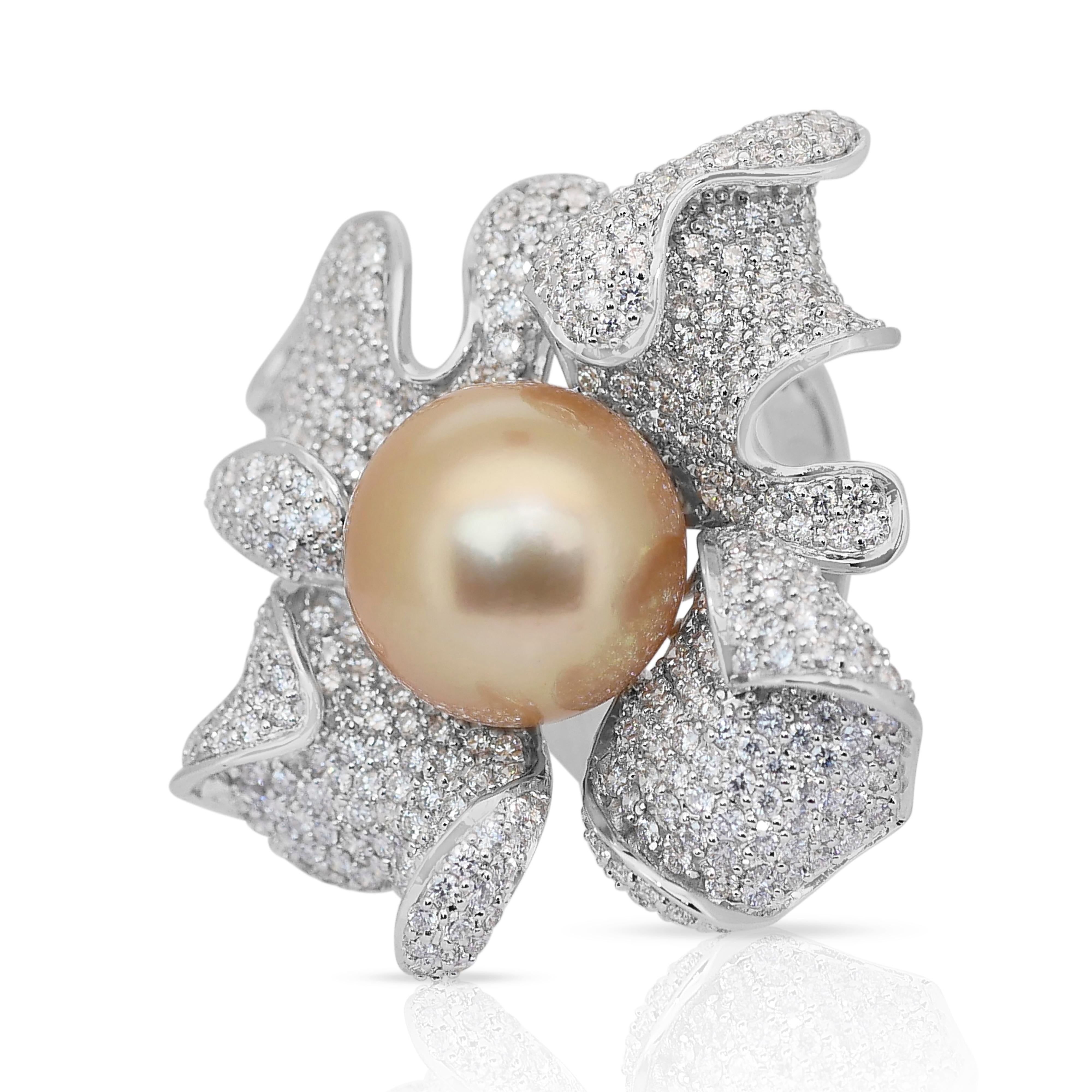 Beautiful 19.83ct Salt Water Pearl and Diamonds Cocktail Ring in 18k White Gold In New Condition In רמת גן, IL