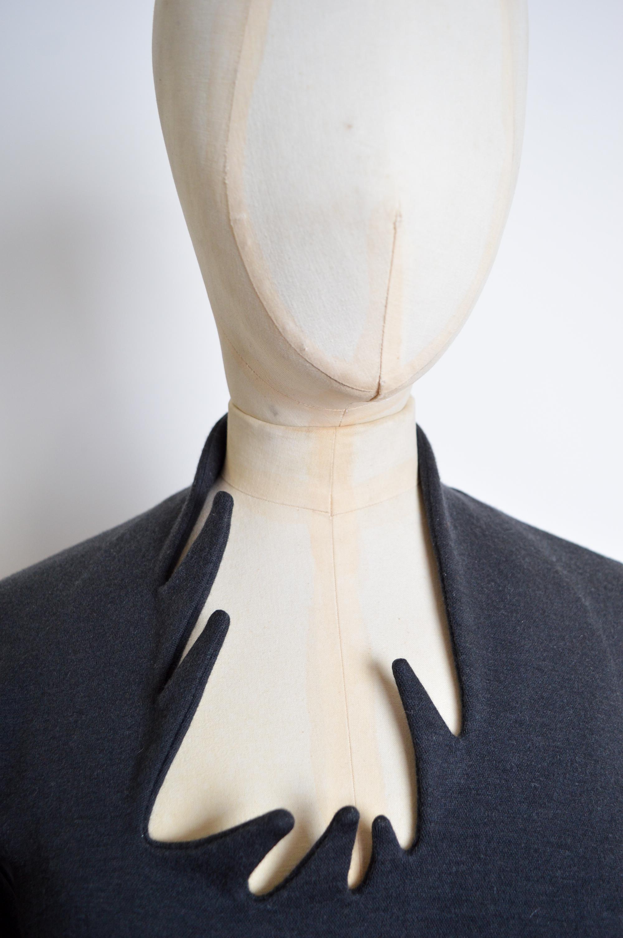 Beautiful 1990's Romeo Gigli Grey Long Sleeve Wool Avant Guard Body Con Dress For Sale 6