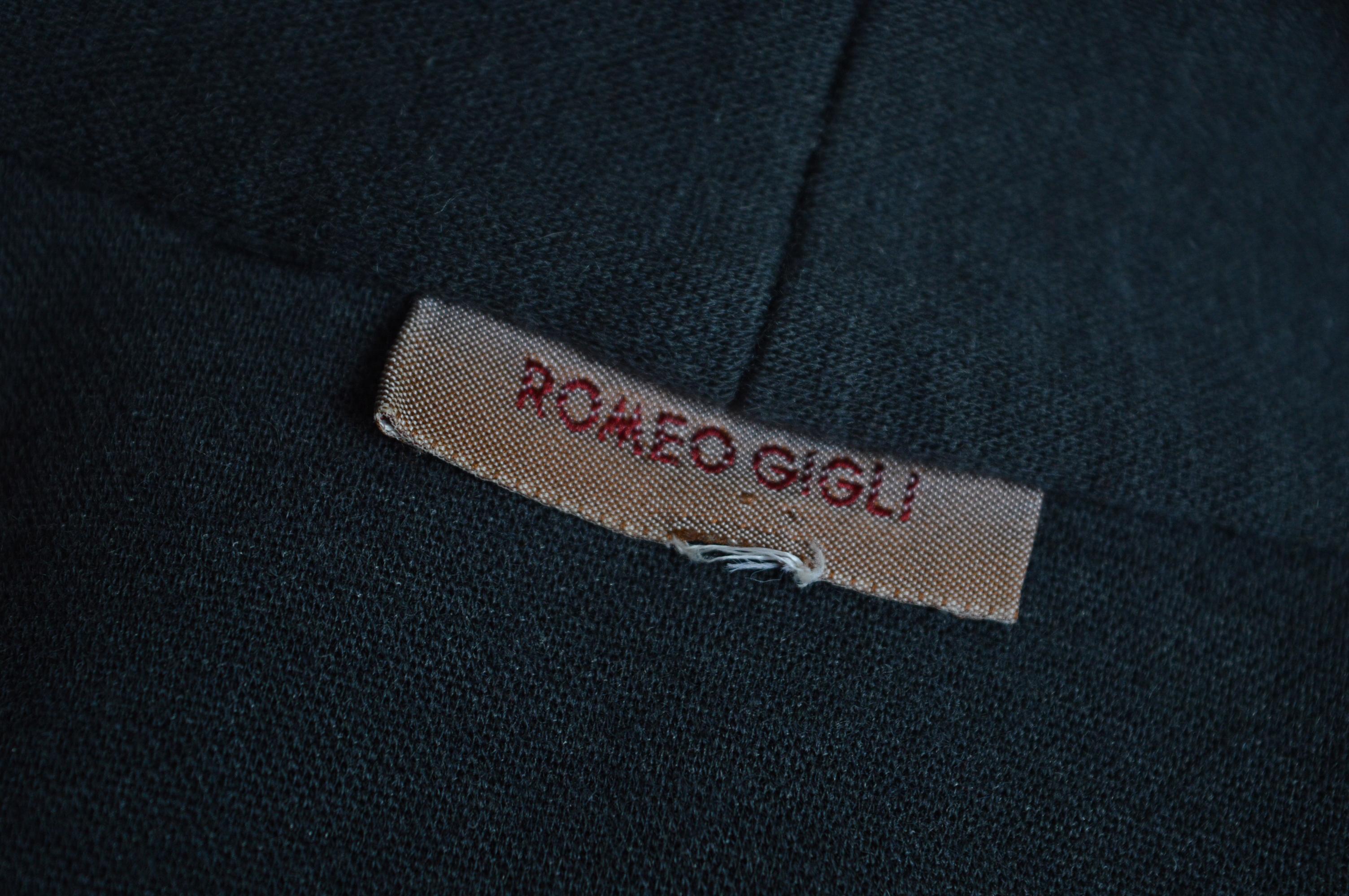 Beautiful 1990's Romeo Gigli Grey Long Sleeve Wool Avant Guard Body Con Dress For Sale 1
