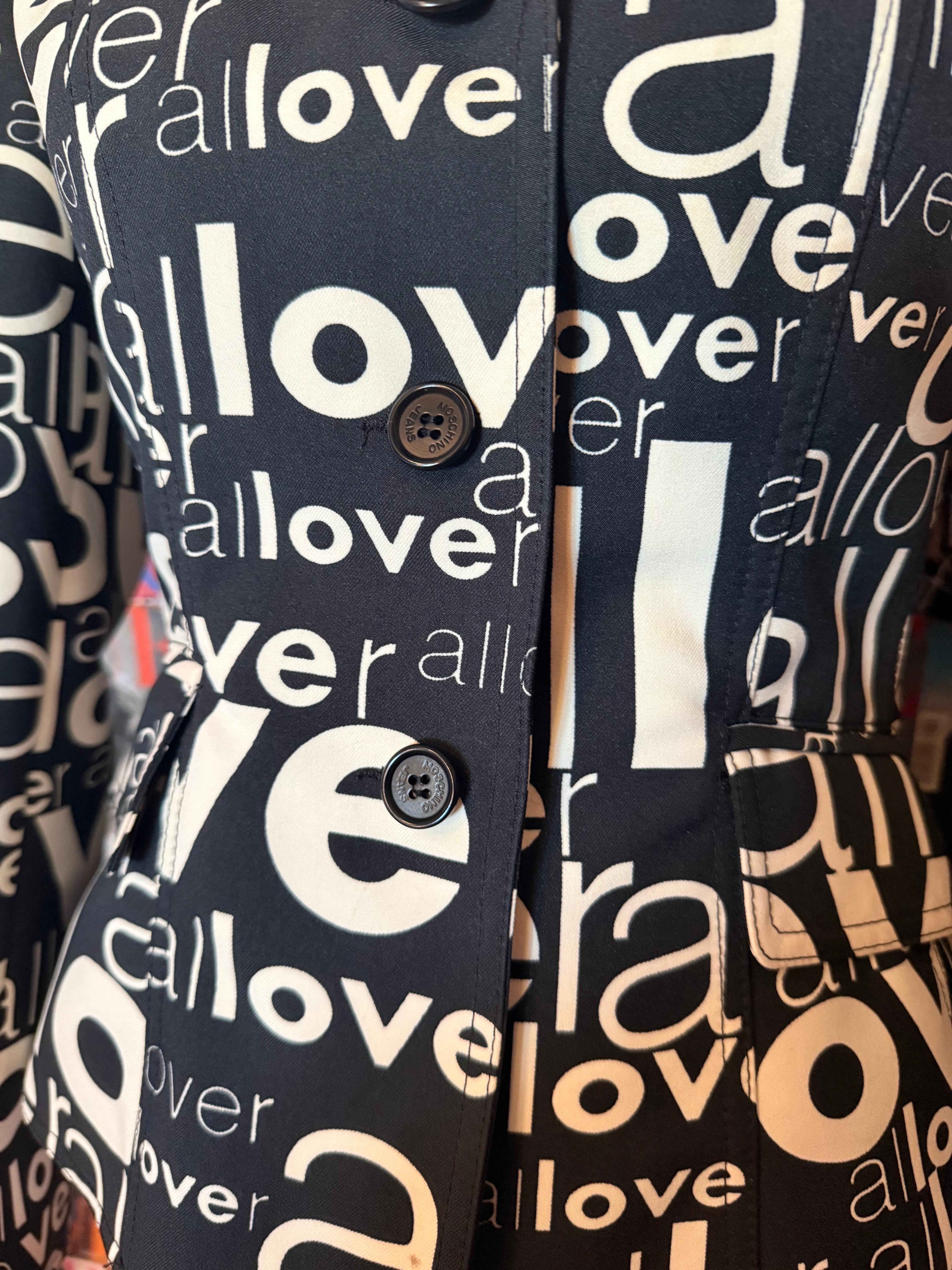 Precioso traje vintage de los años 90 de Moschino JEANS en venta 3