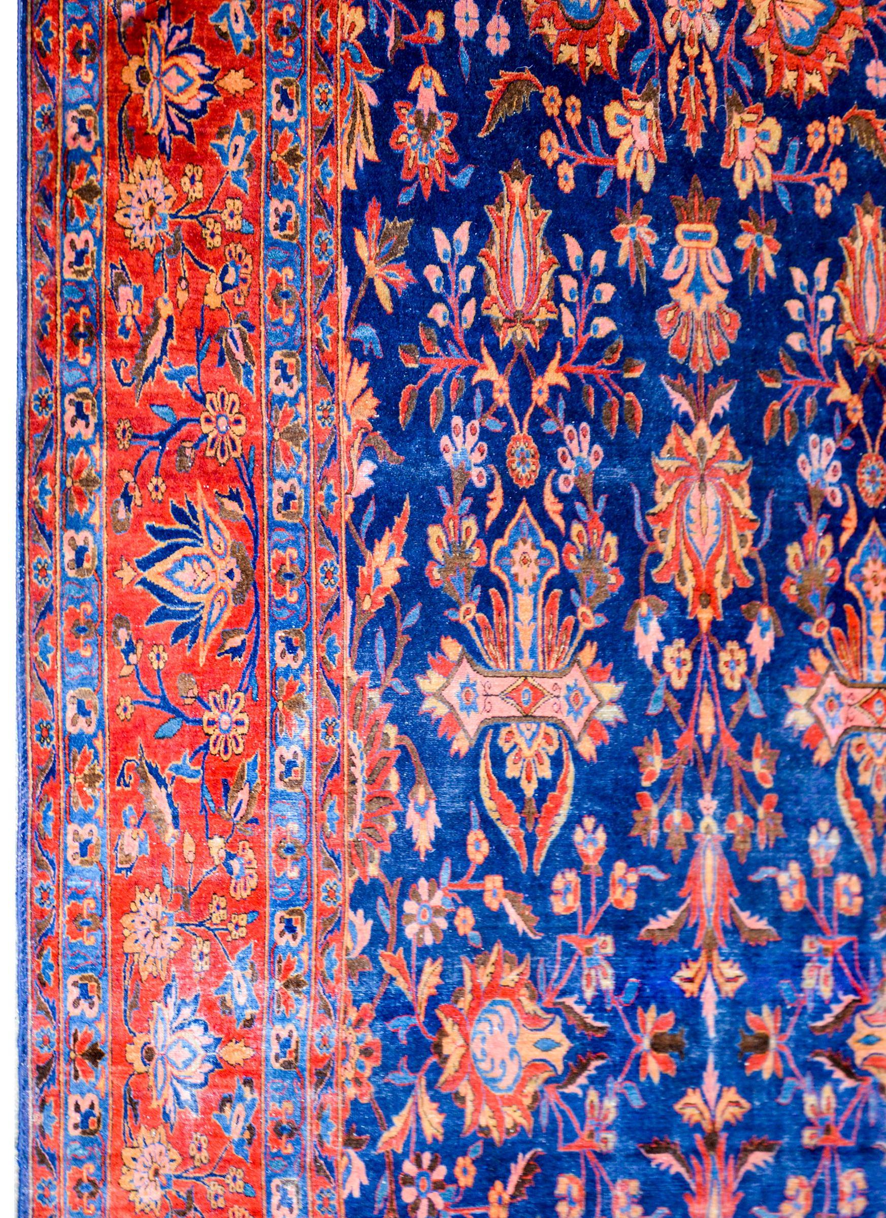 Beautiful 19th Century Antique Kashan Rug In Good Condition For Sale In Chicago, IL