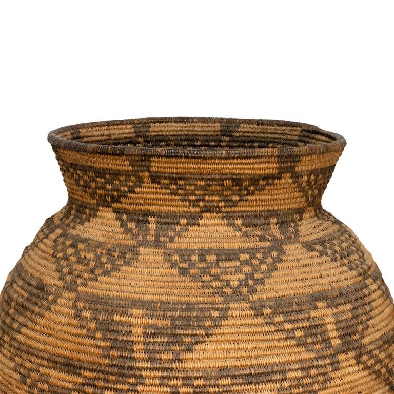 Native American Beautiful 19th Century Apache Figurative Olla Shaped Basket For Sale