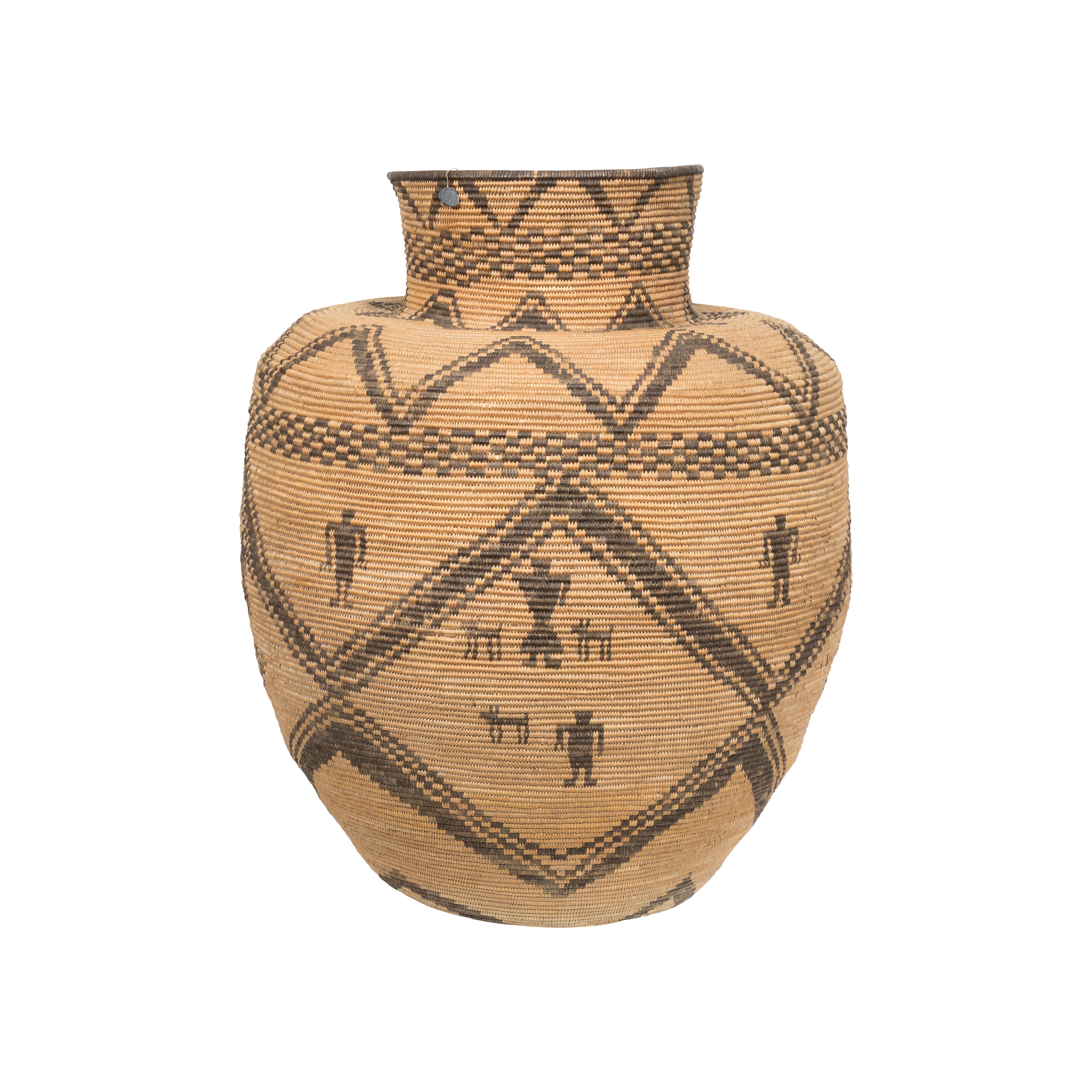 Magnifique panier apache figuratif en forme d'olla du 19e siècle Bon état - En vente à Coeur d'Alene, ID