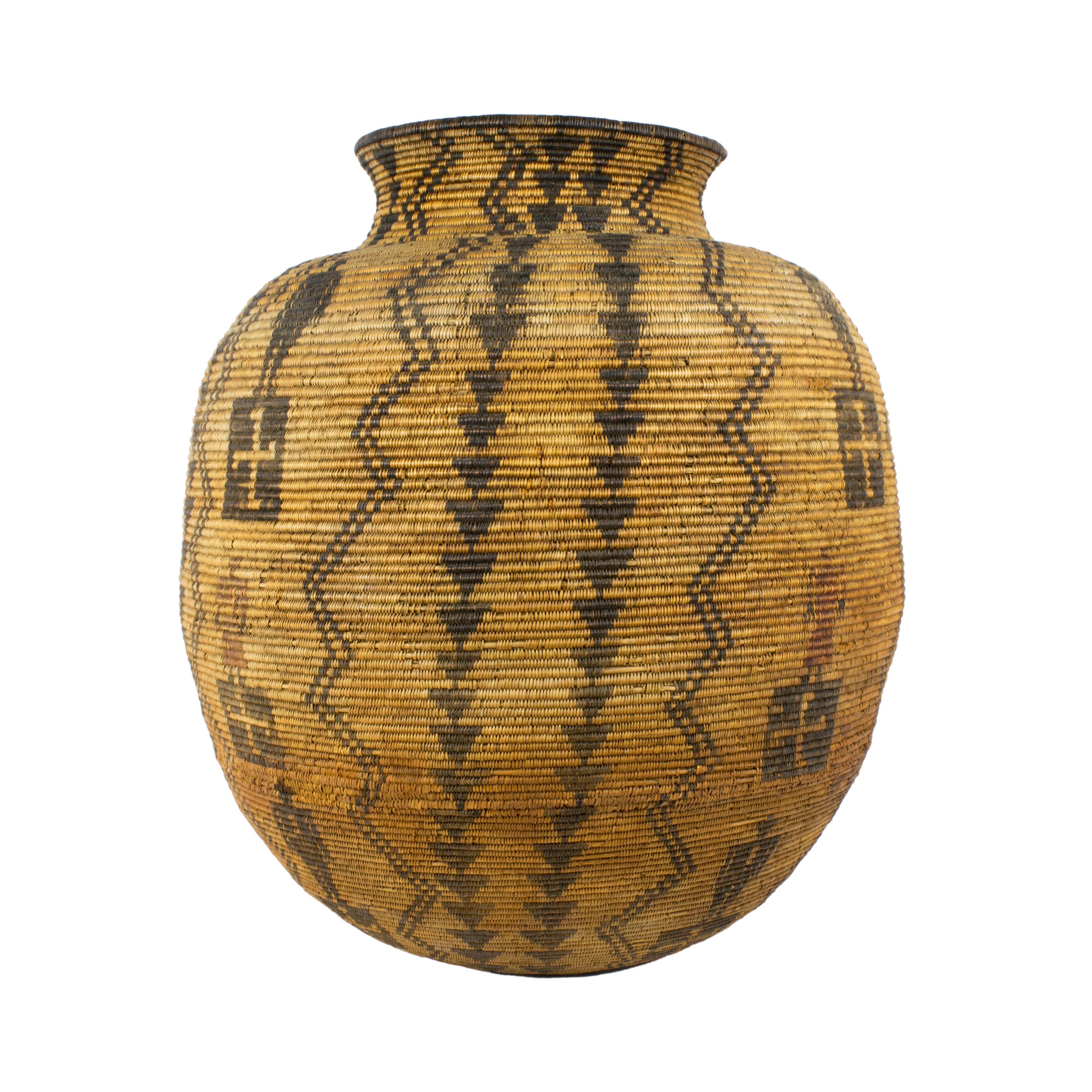 Native American Beautiful 19th Century Apache Figurative Olla Shaped Basket For Sale