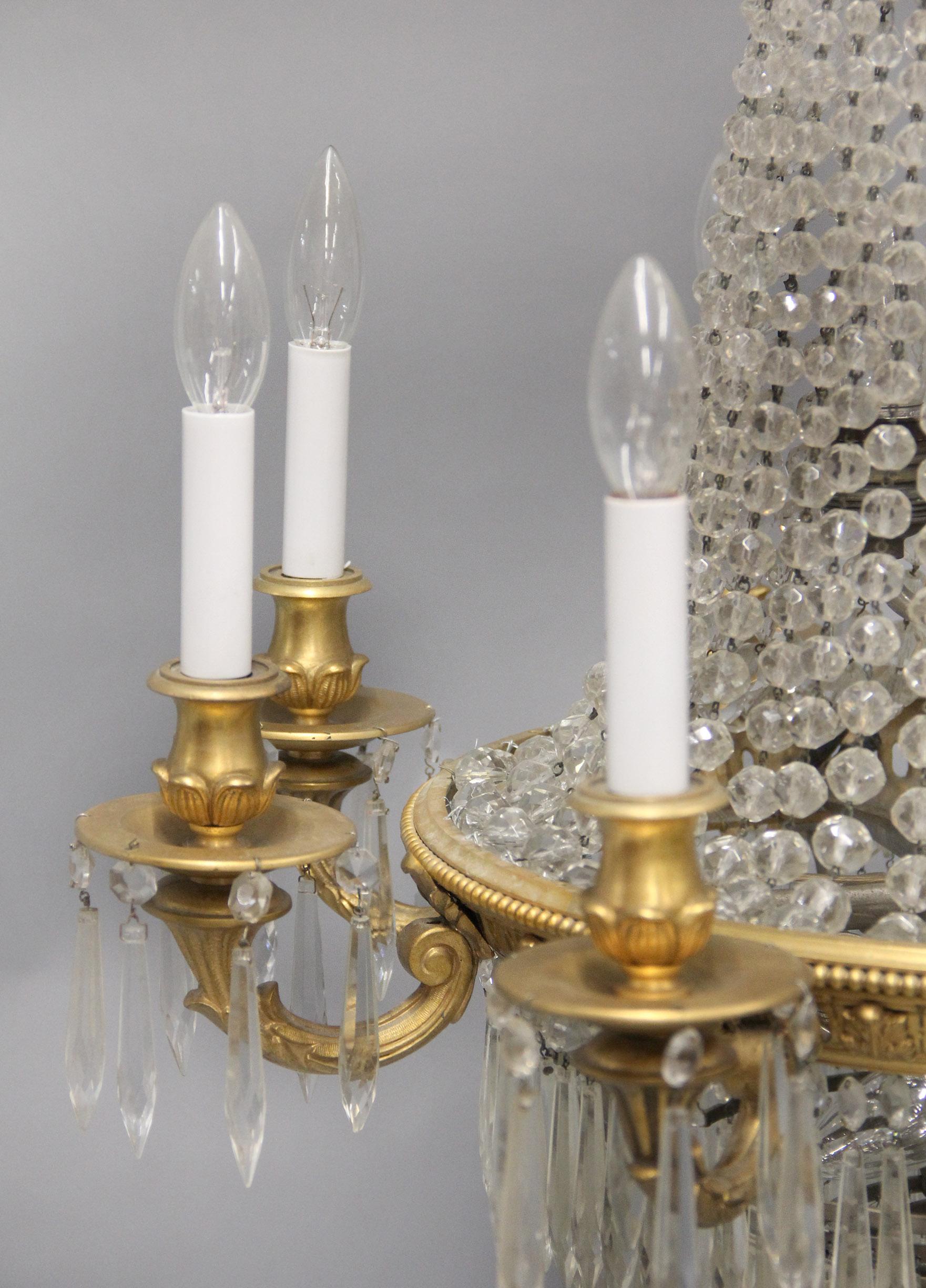 Beautiful 19th Century Bronze and Beaded Seventeen Light Drop Crystal Chandelier In Good Condition For Sale In Long Island City, NY
