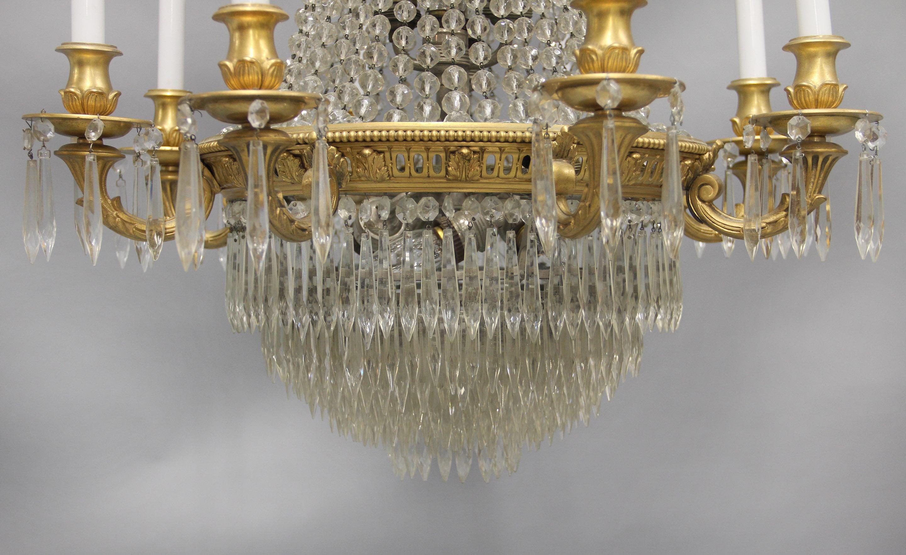 Beautiful 19th Century Bronze and Beaded Seventeen Light Drop Crystal Chandelier For Sale 1