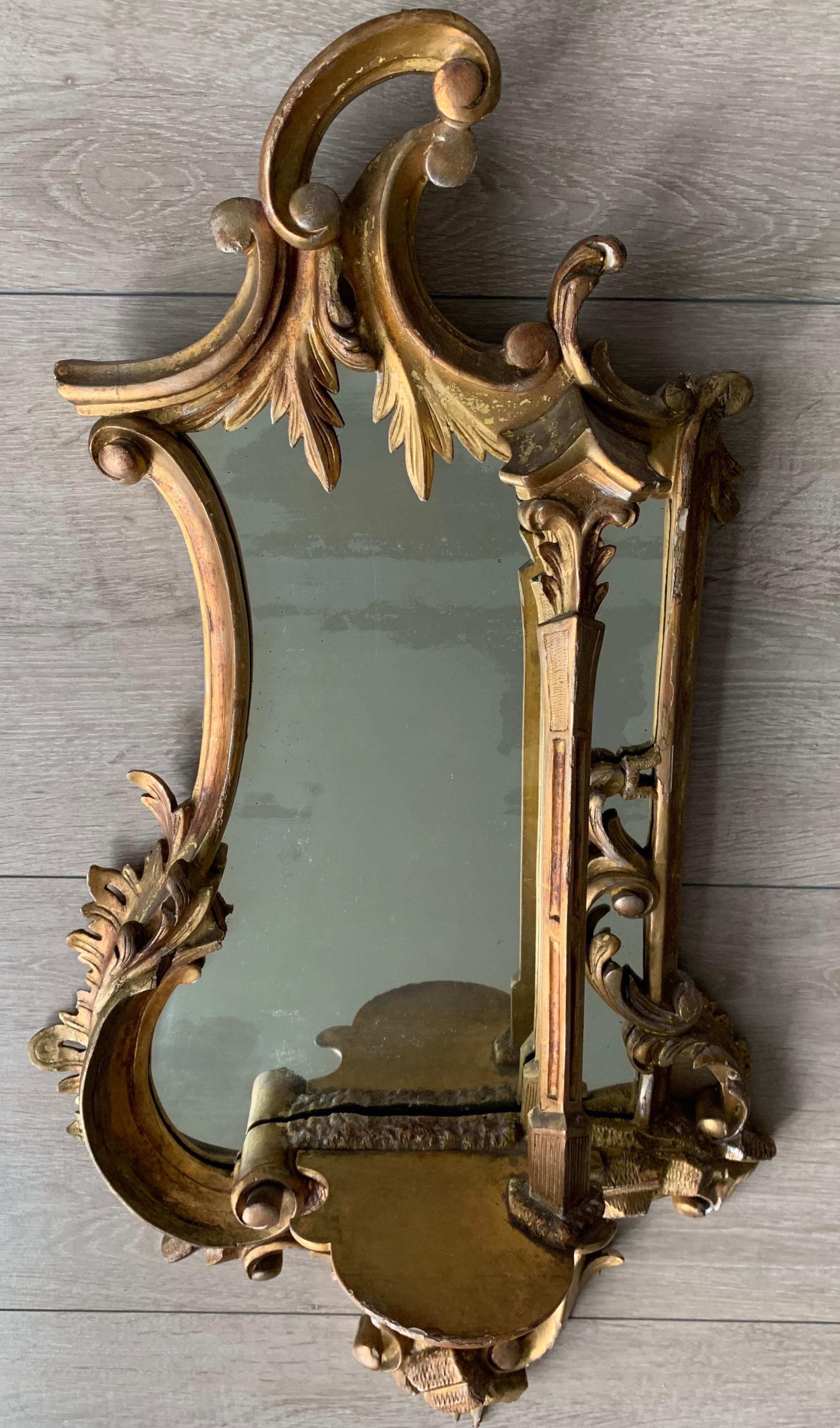 XIXe siècle Amazing 19th Century French Antique Gilt Wooden Frame Wall Mirror with Bracket en vente