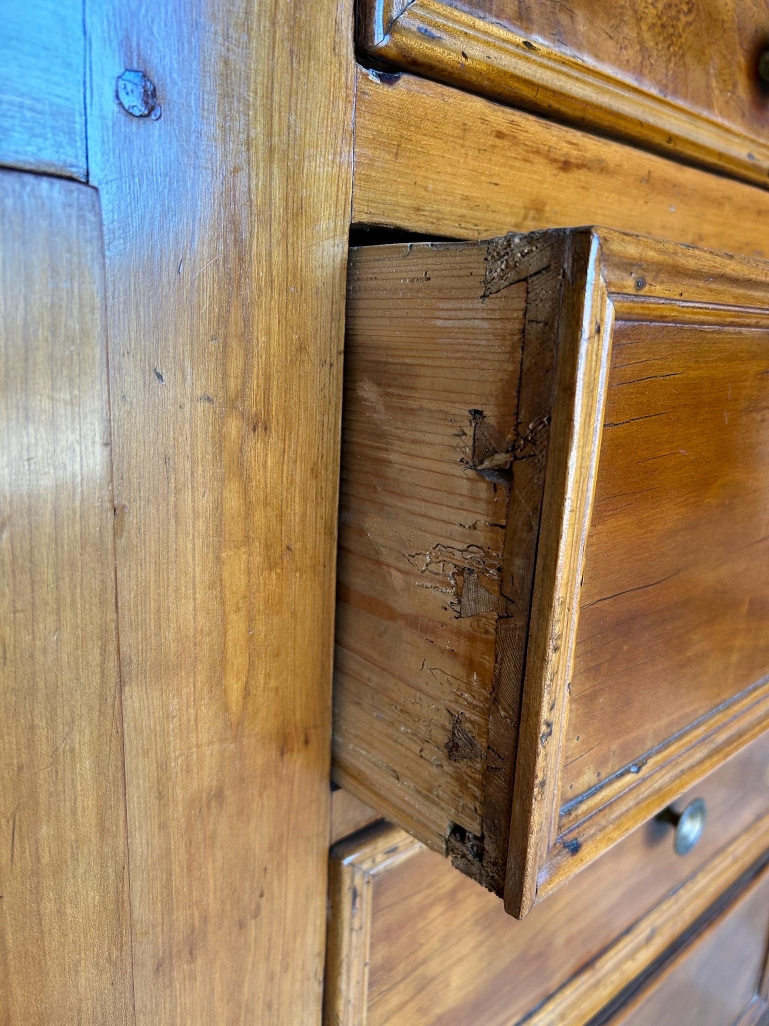 Preciosa enfilada francesa de madera de frutal del siglo XIX en venta 4